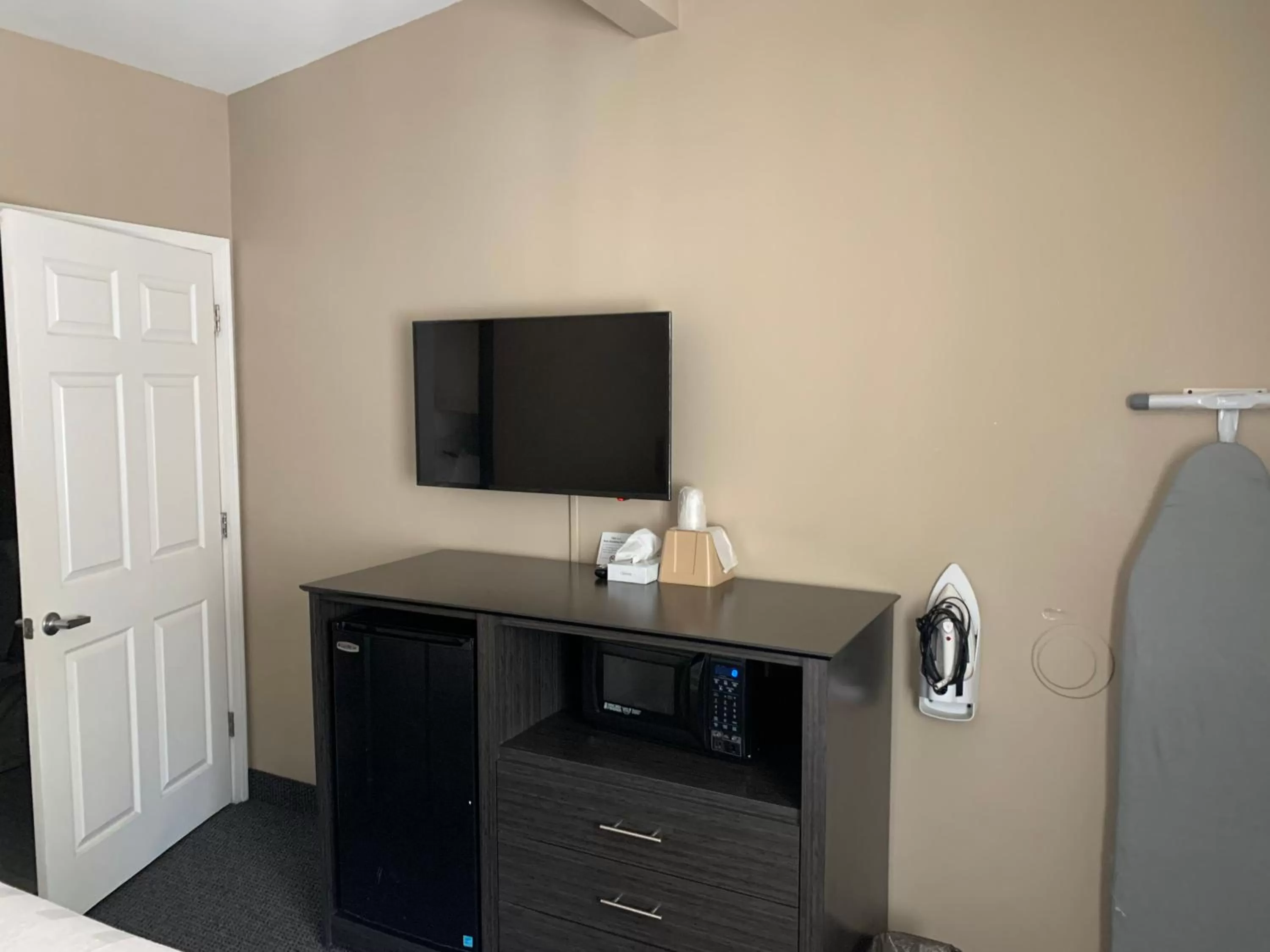 minibar in Black Jack Inn