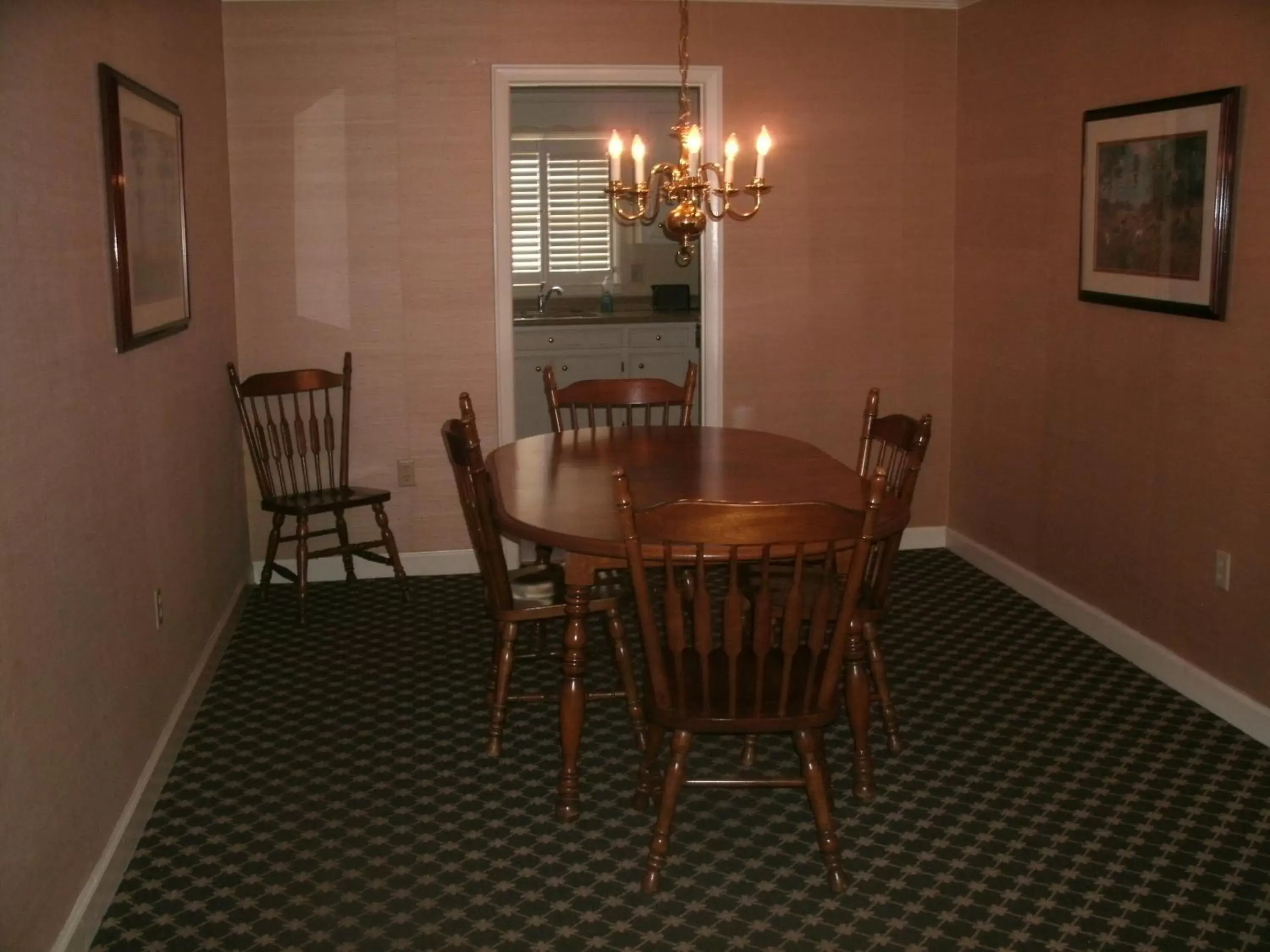 Dining Area in Merry Acres Inn