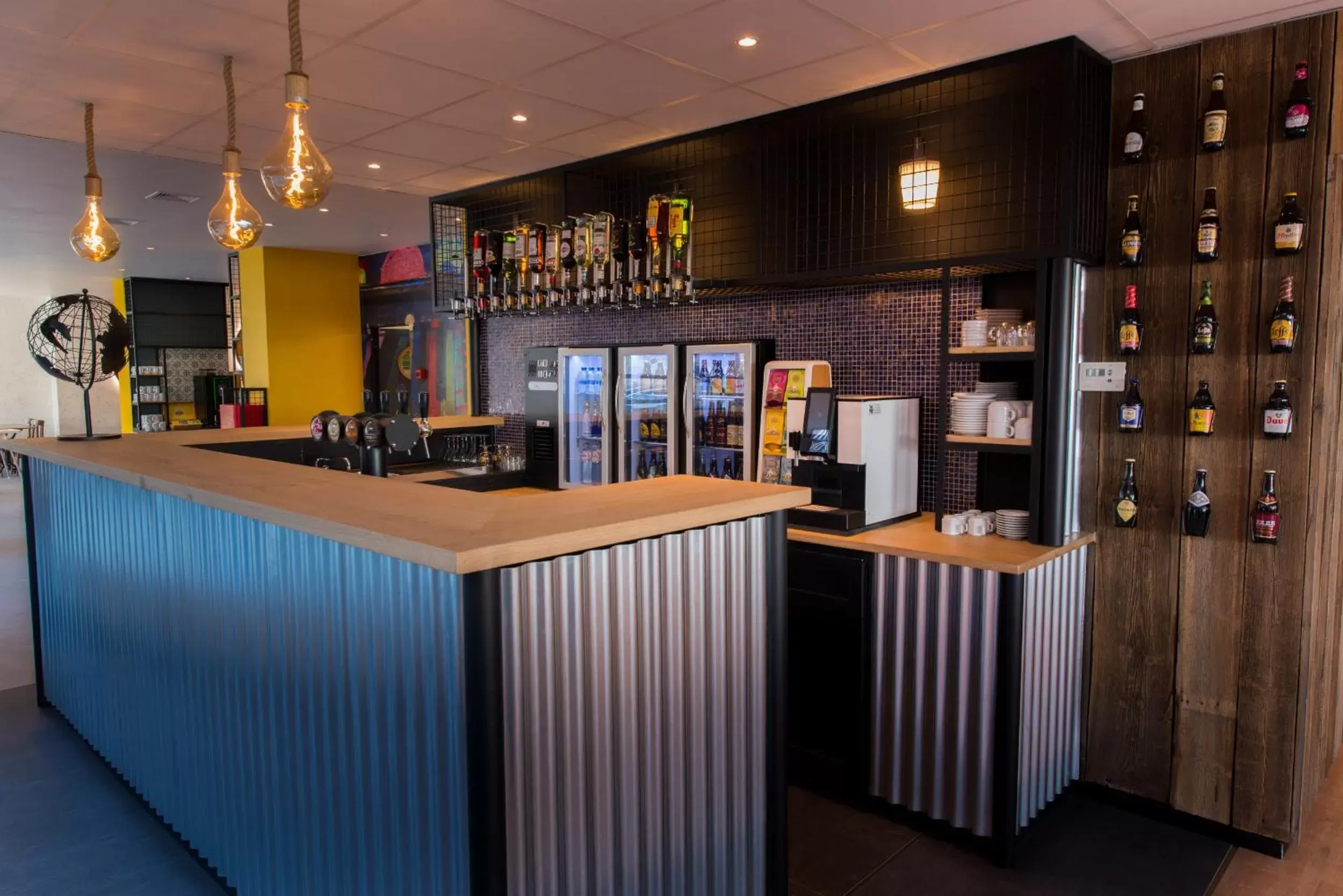 Lounge or bar, Lounge/Bar in ibis Mons Centre Gare