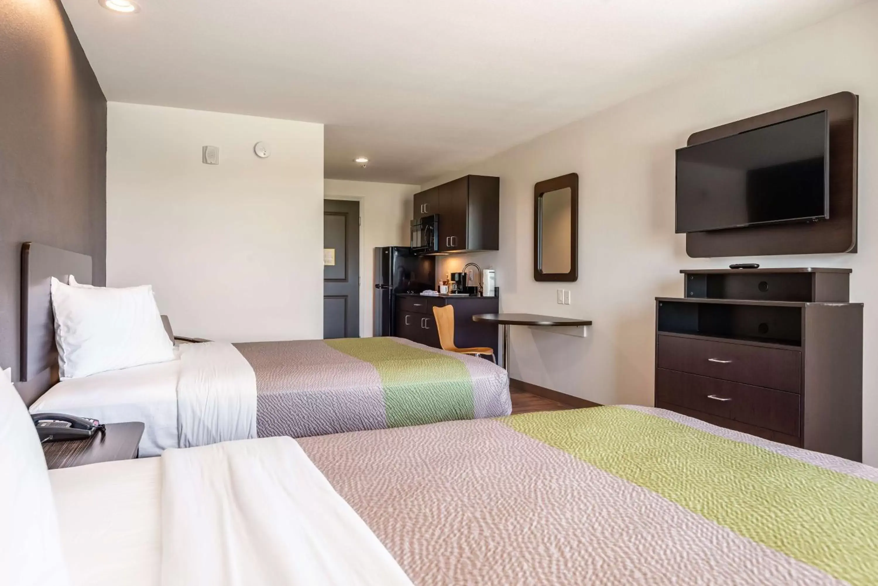 TV and multimedia, Bed in Studio 6 Lake Charles TV and multimedia, Bed in Studio 6 Lake Charles