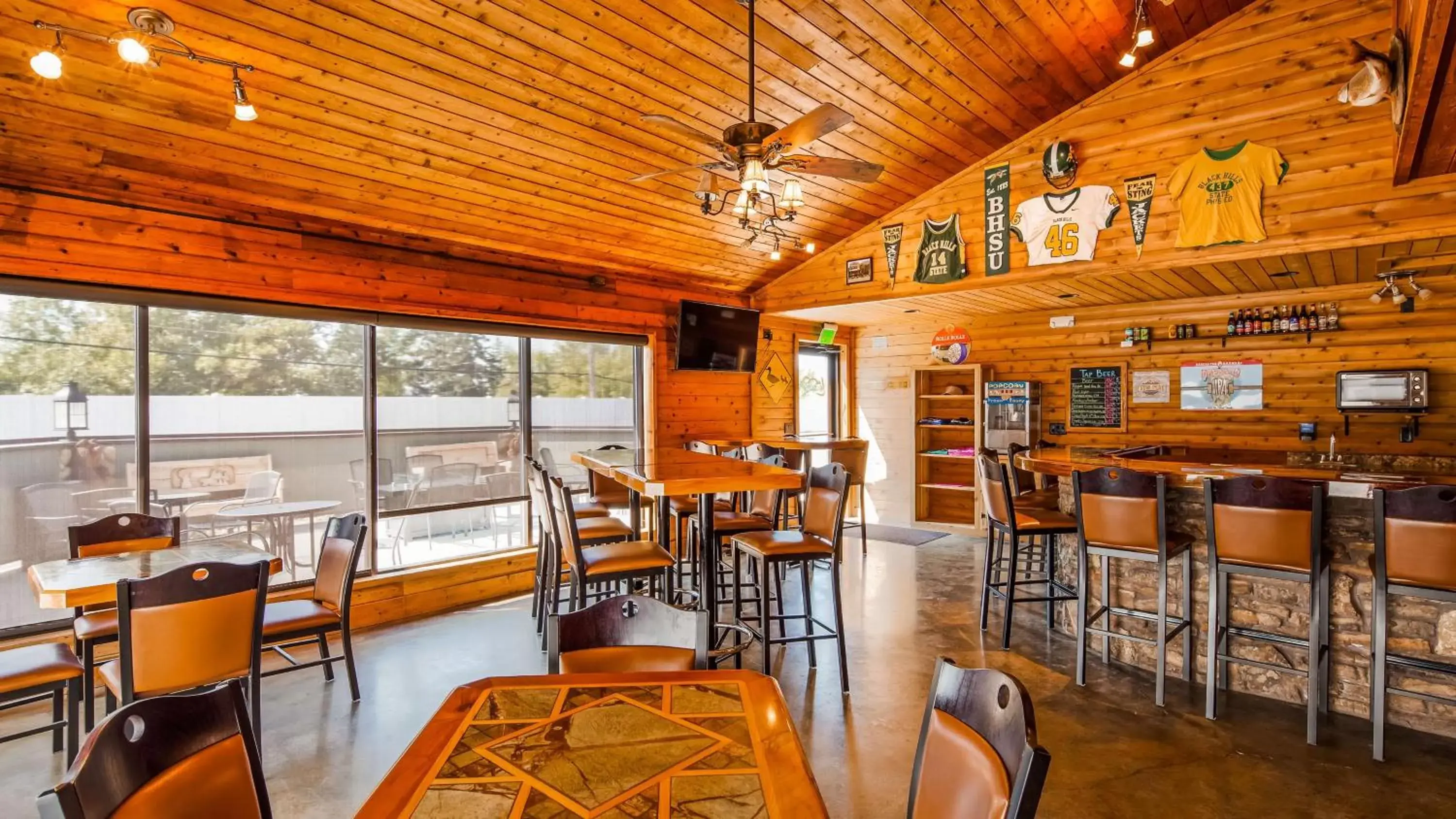 Lounge or bar, Restaurant/Places to Eat in Best Western Black Hills Lodge