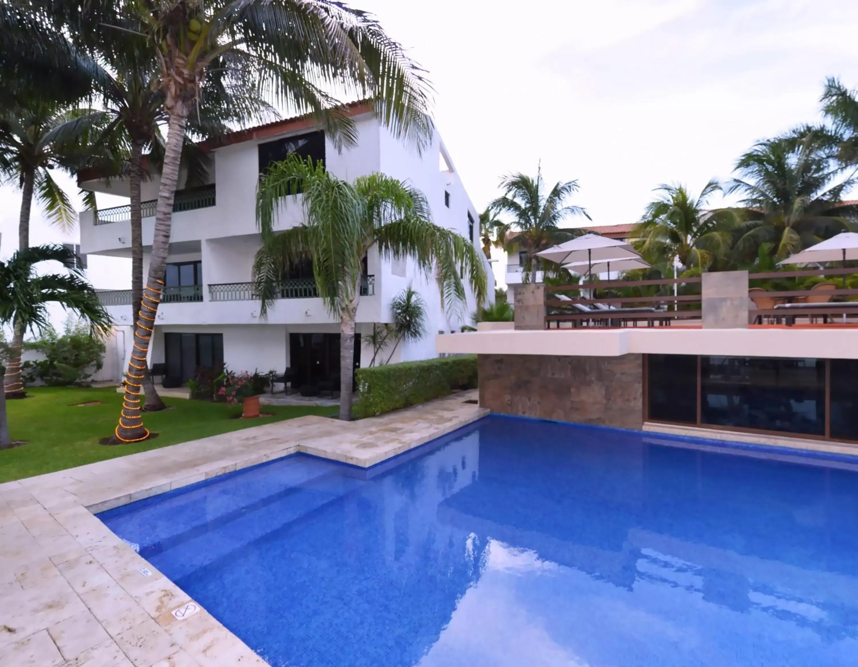 Swimming Pool in Sina Suites