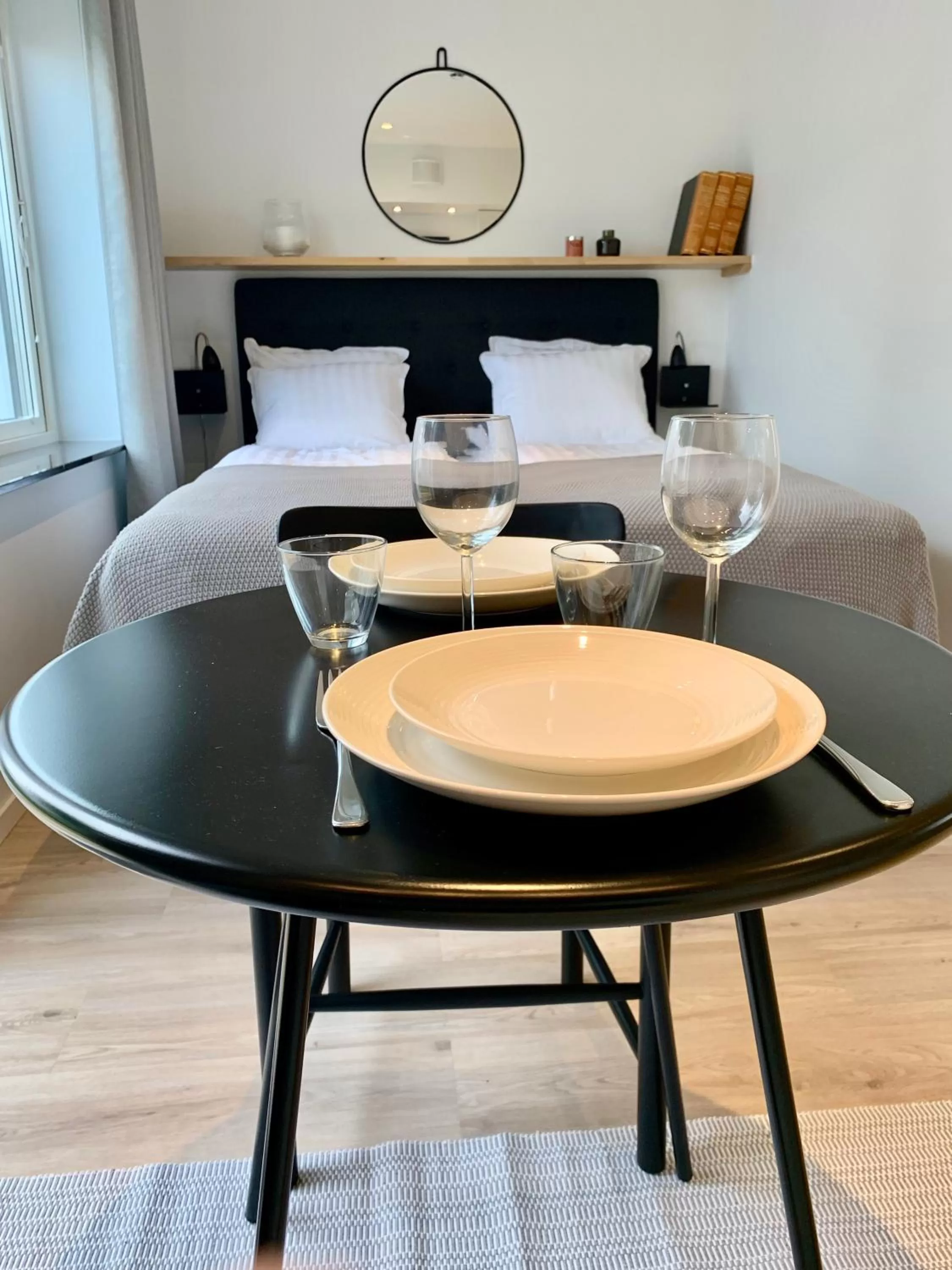 Seating area in Easy Livin' Apartment Hotel