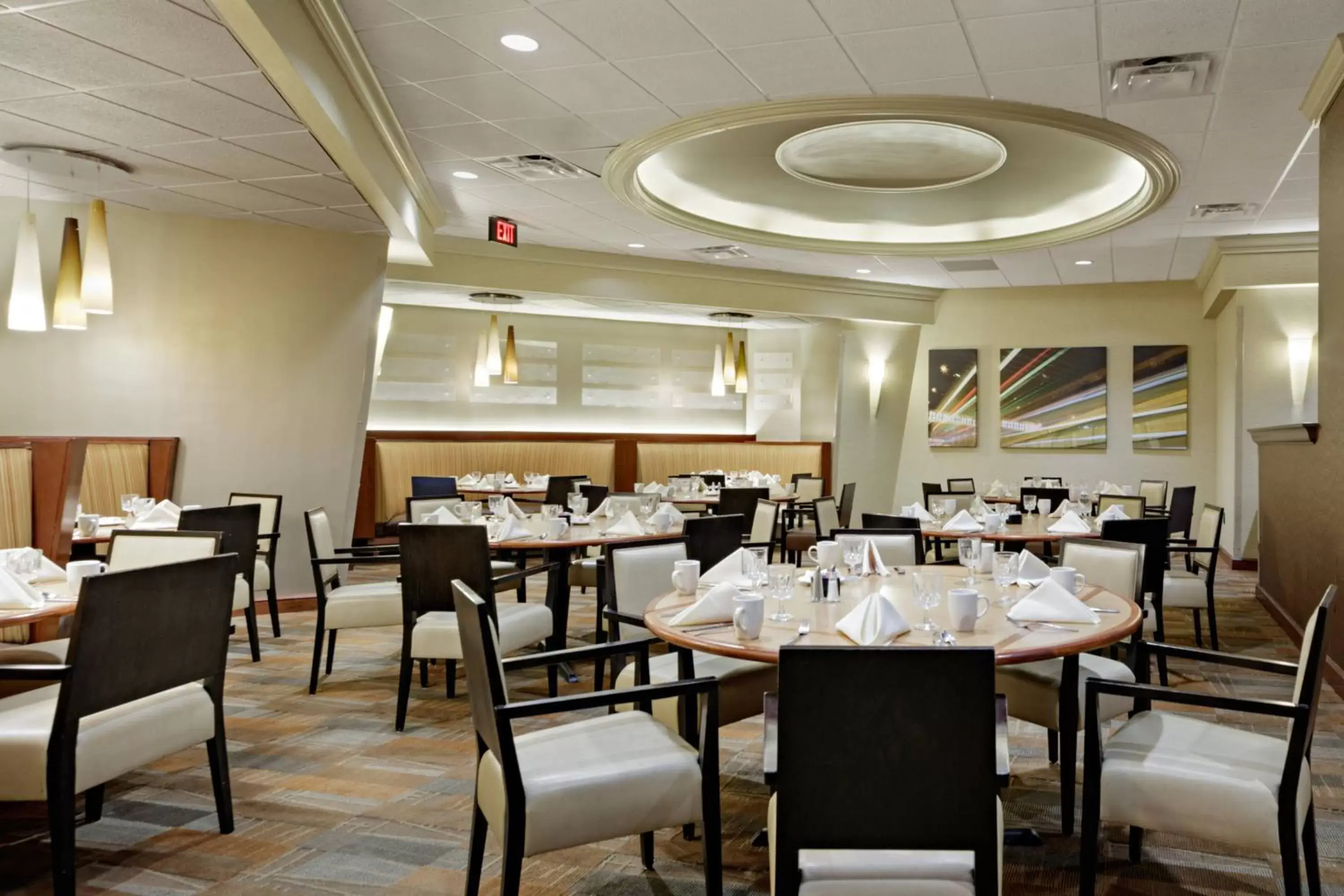 Restaurant/Places to Eat in Sheraton Syracuse University Hotel and Conference Center