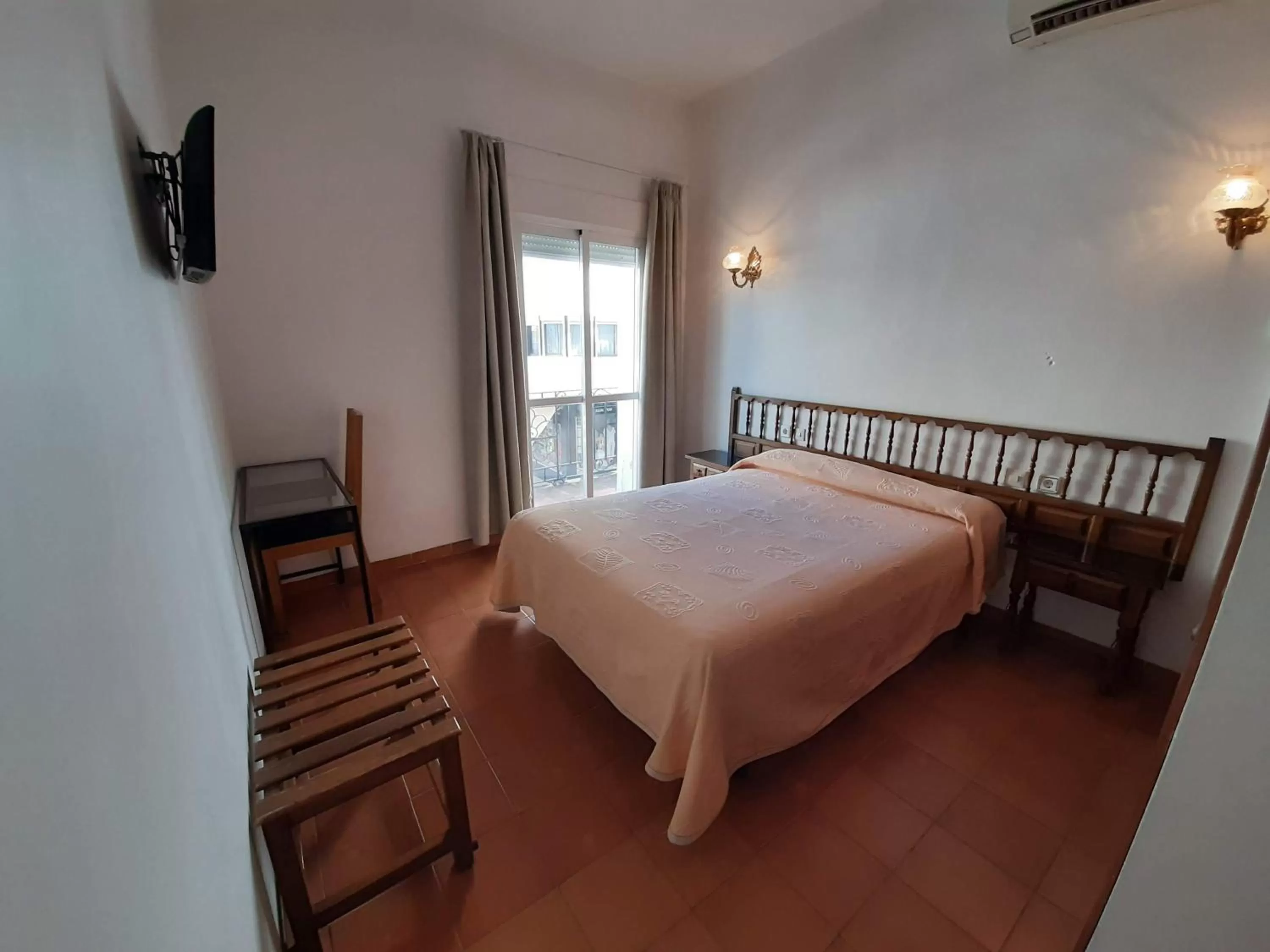 Photo of the whole room in Hotel Buenavista