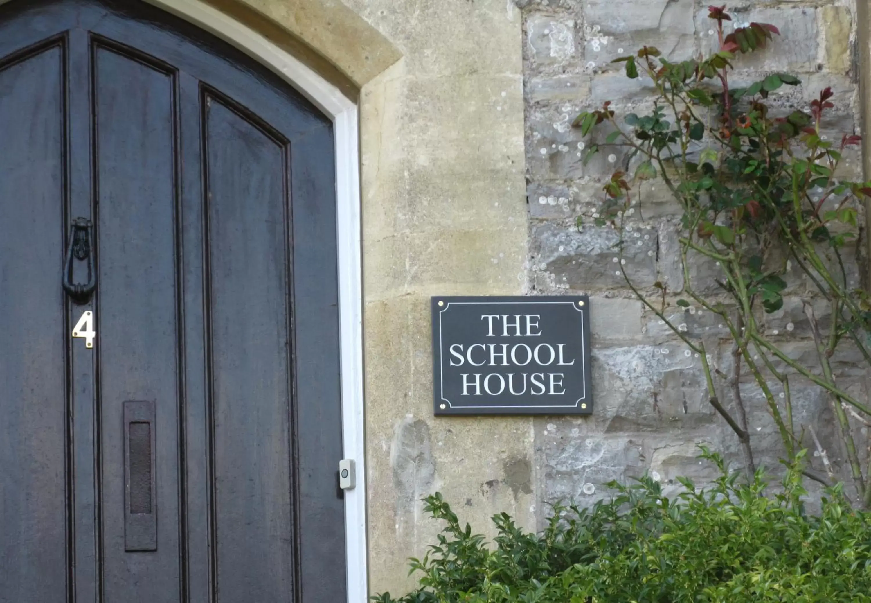 Facade/entrance in The School House