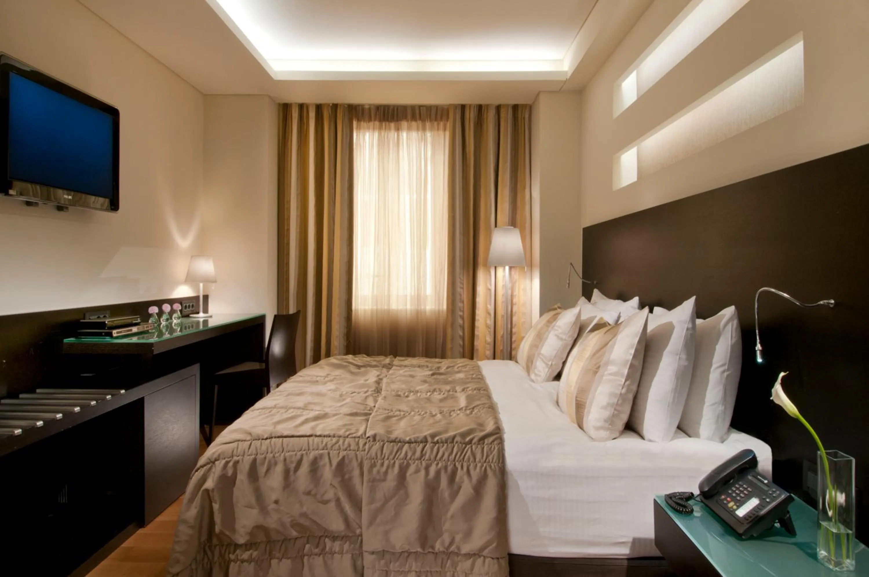 Bedroom, Bed in O&B Athens Boutique Hotel