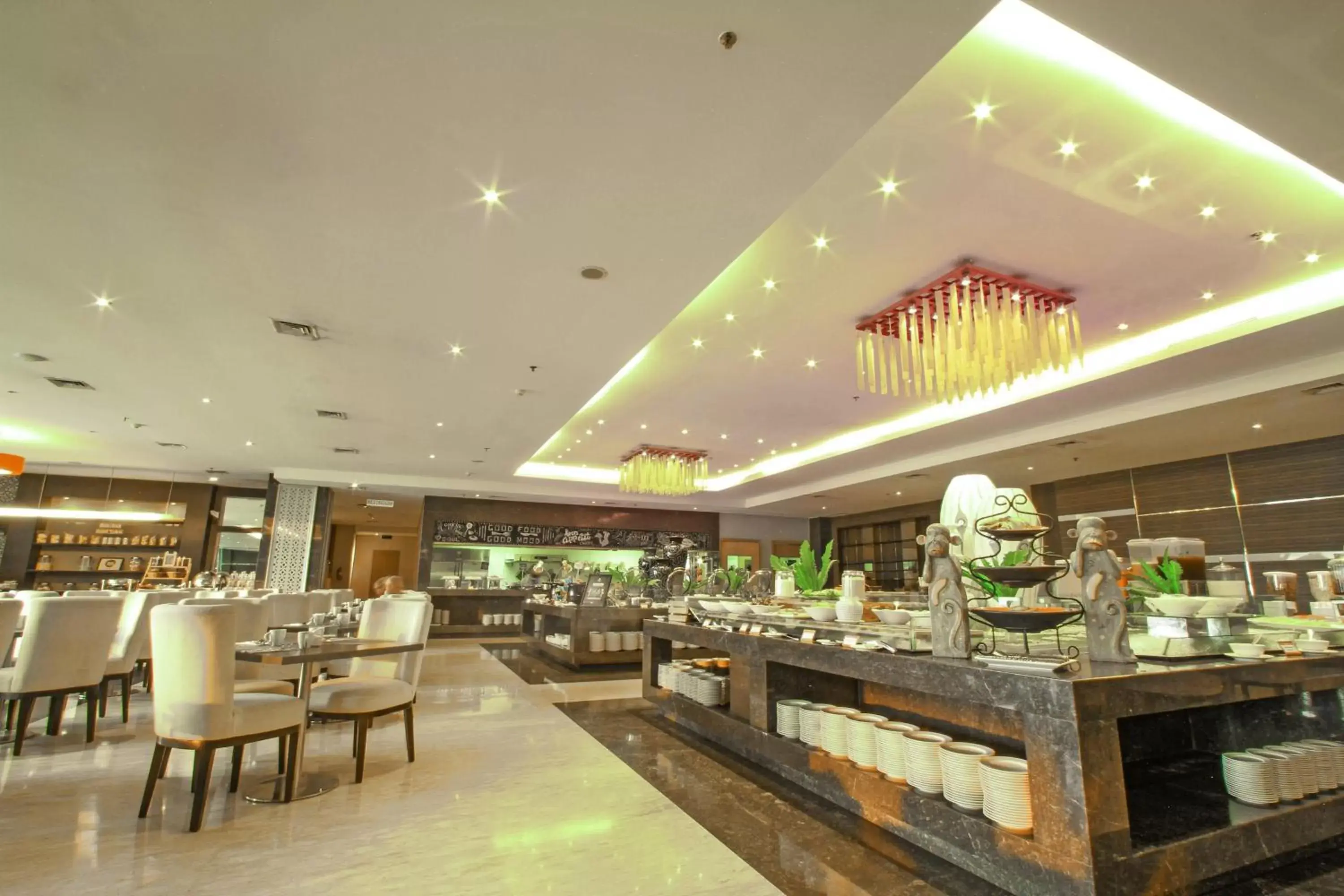 Restaurant/Places to Eat in Grand Tjokro Premiere Bandung