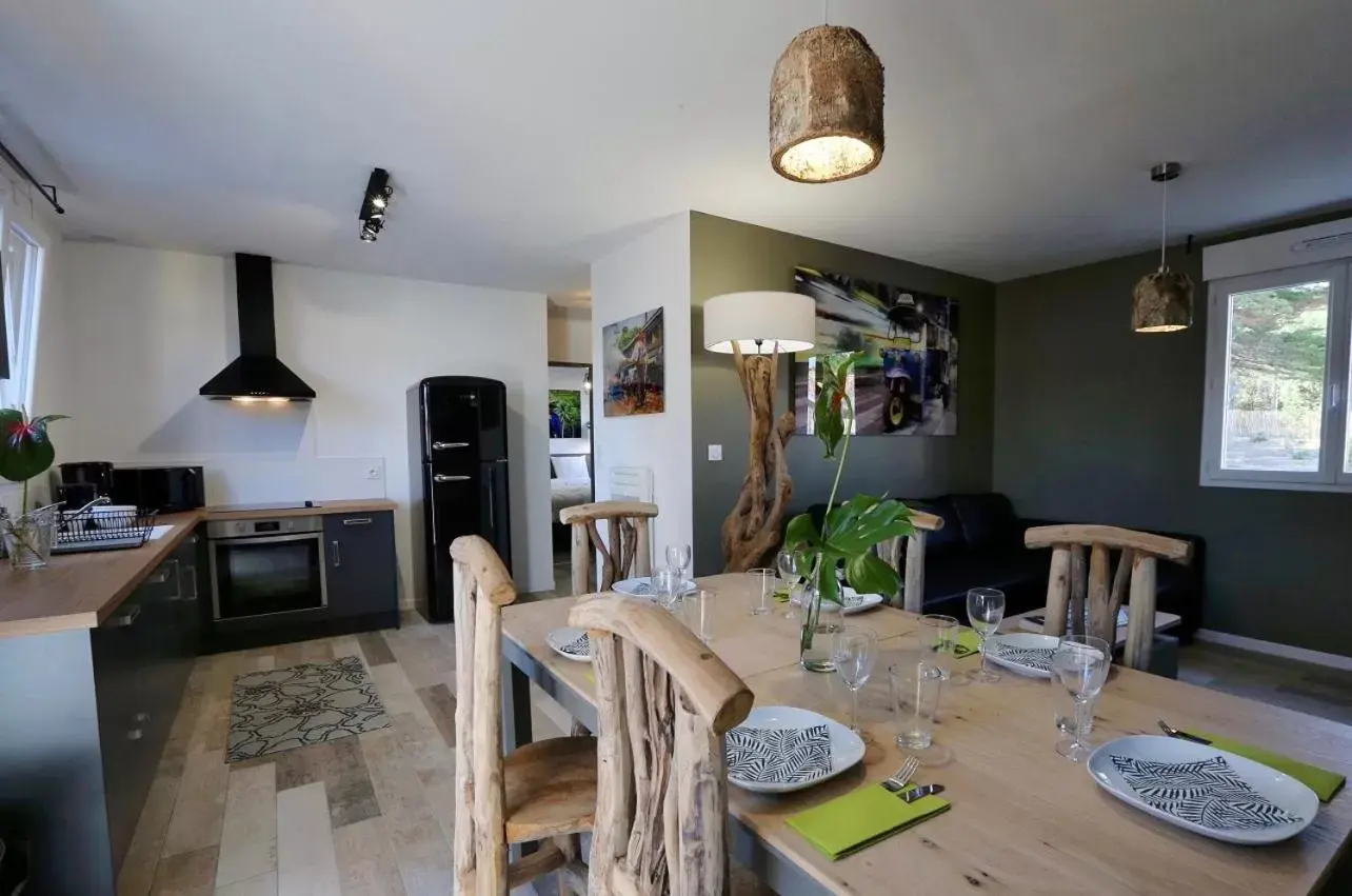 Dining Area in Domaine Le Sherwood