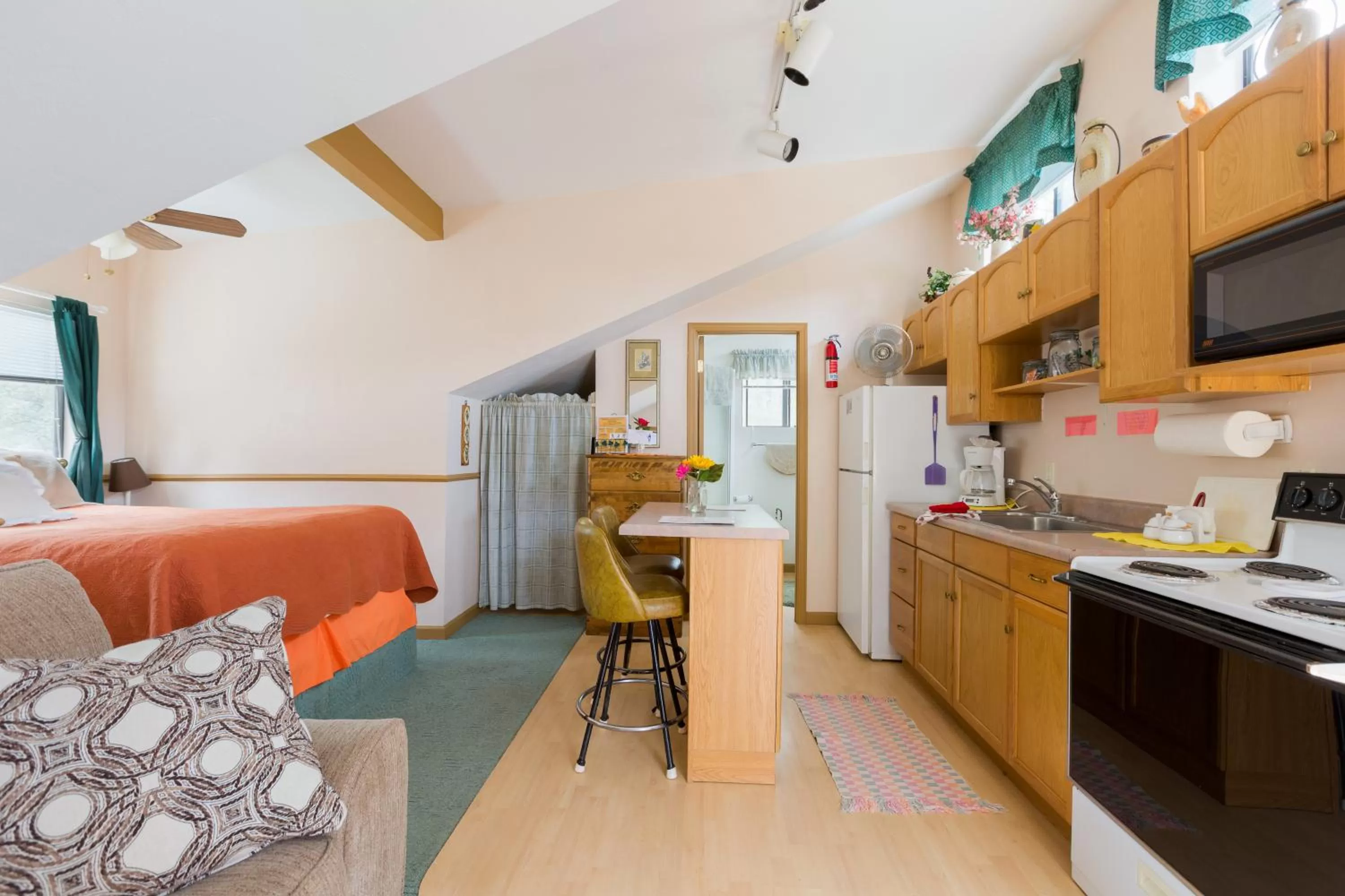 Kitchen/Kitchenette in Crown King Cabins Bradshaw