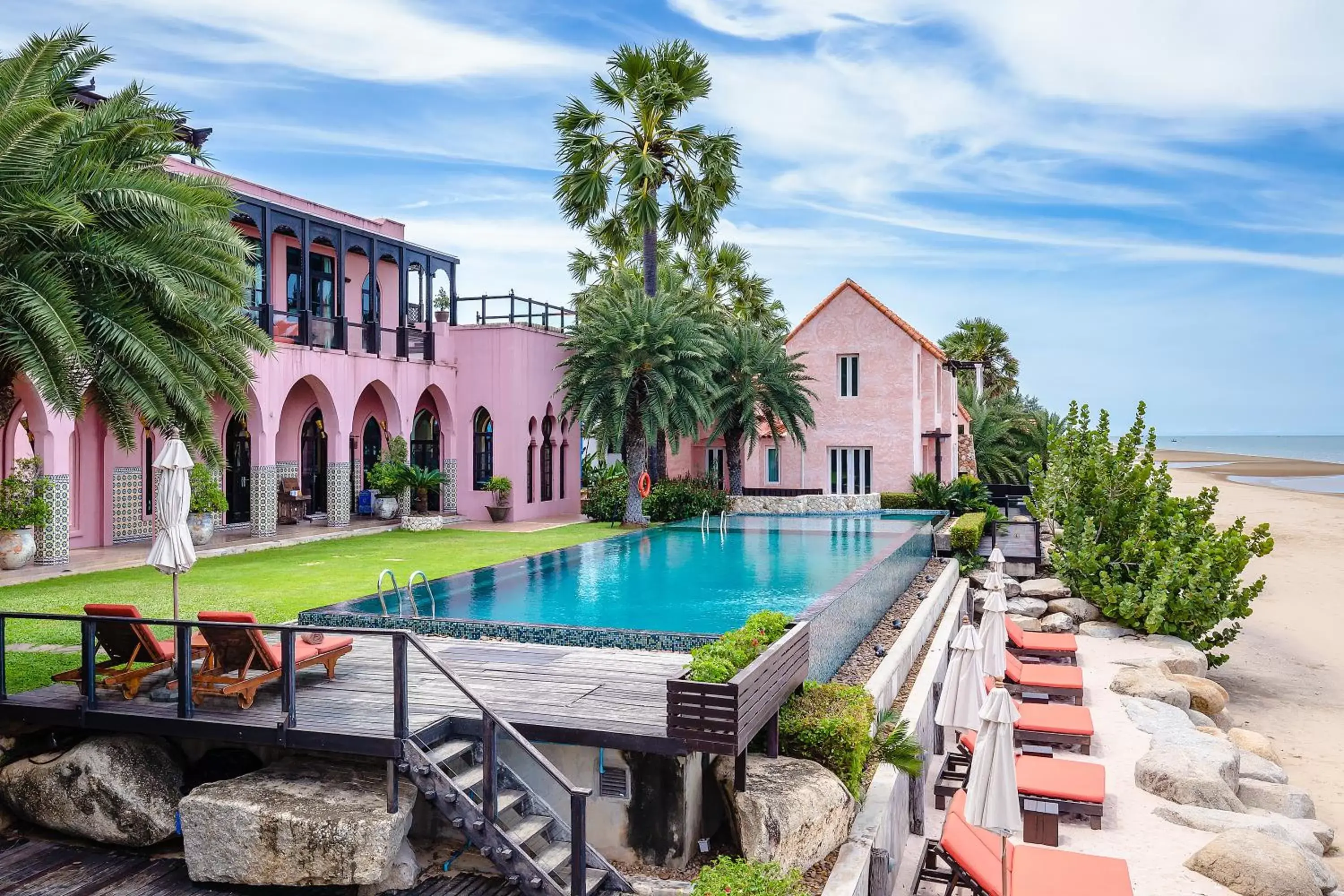 Swimming Pool in Villa Maroc Resort