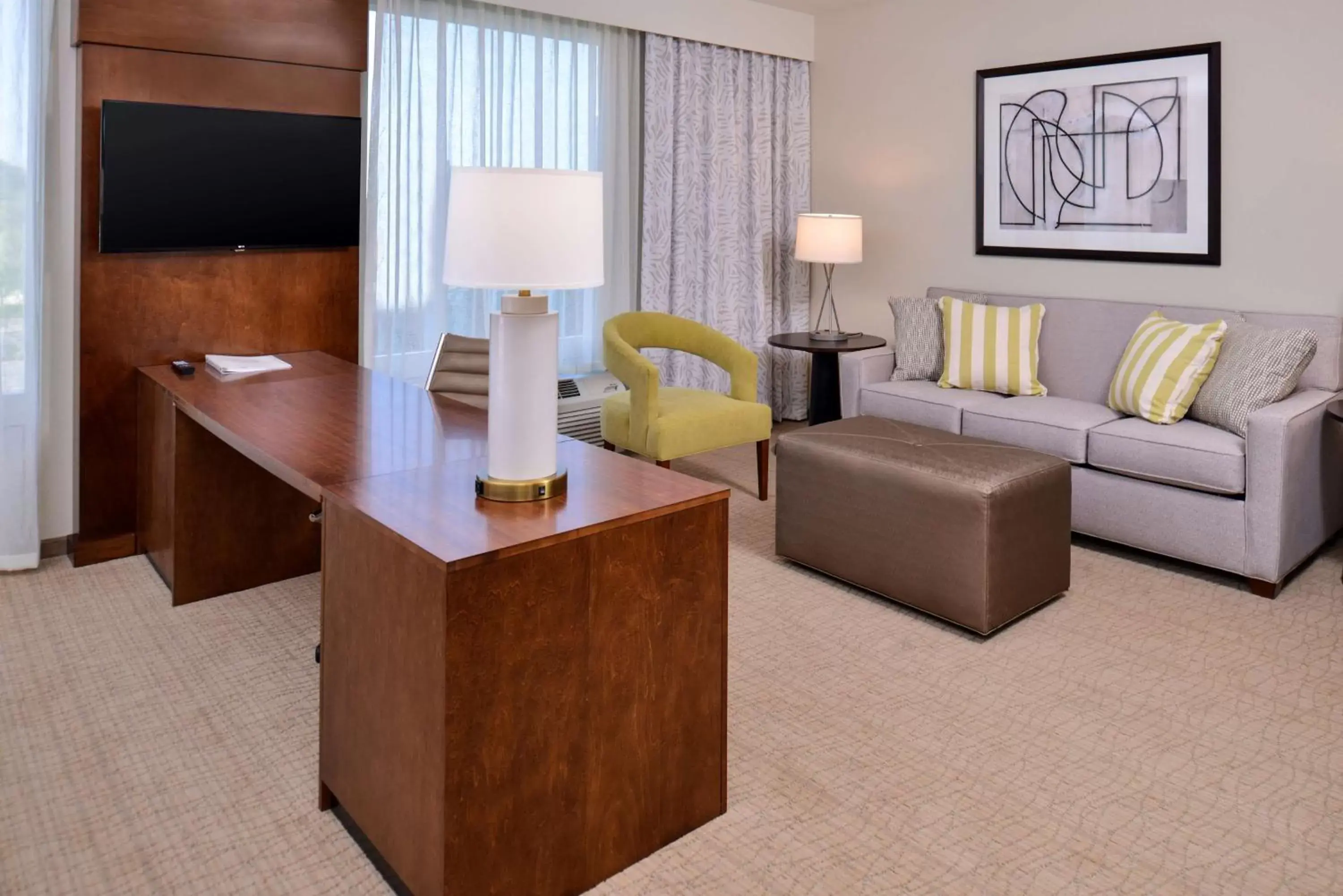 Living room, Seating Area in Hampton Inn & Suites Orlando/Downtown South - Medical Center