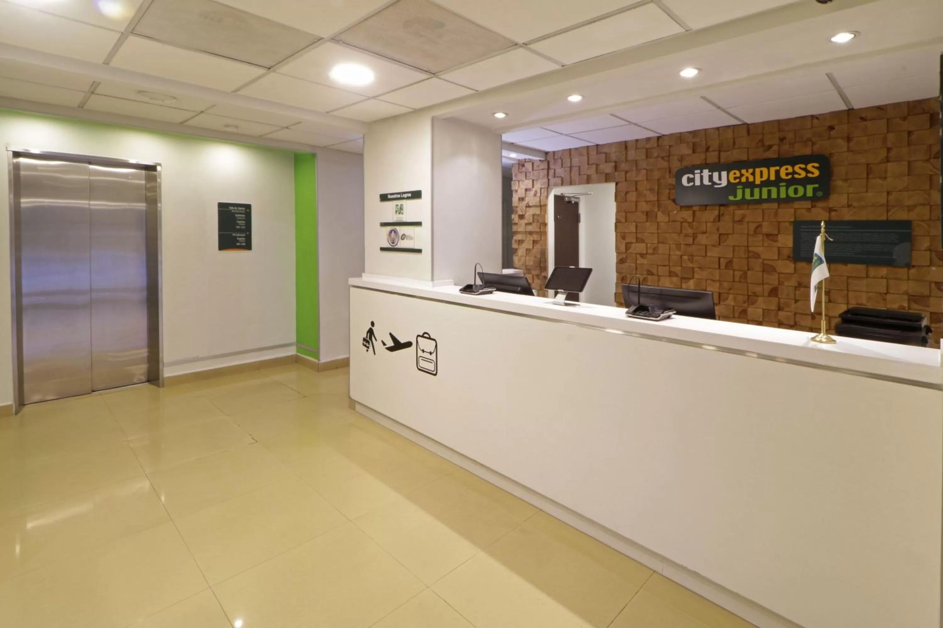 Lobby or reception in City Express Junior by Marriott Toluca Aeropuerto