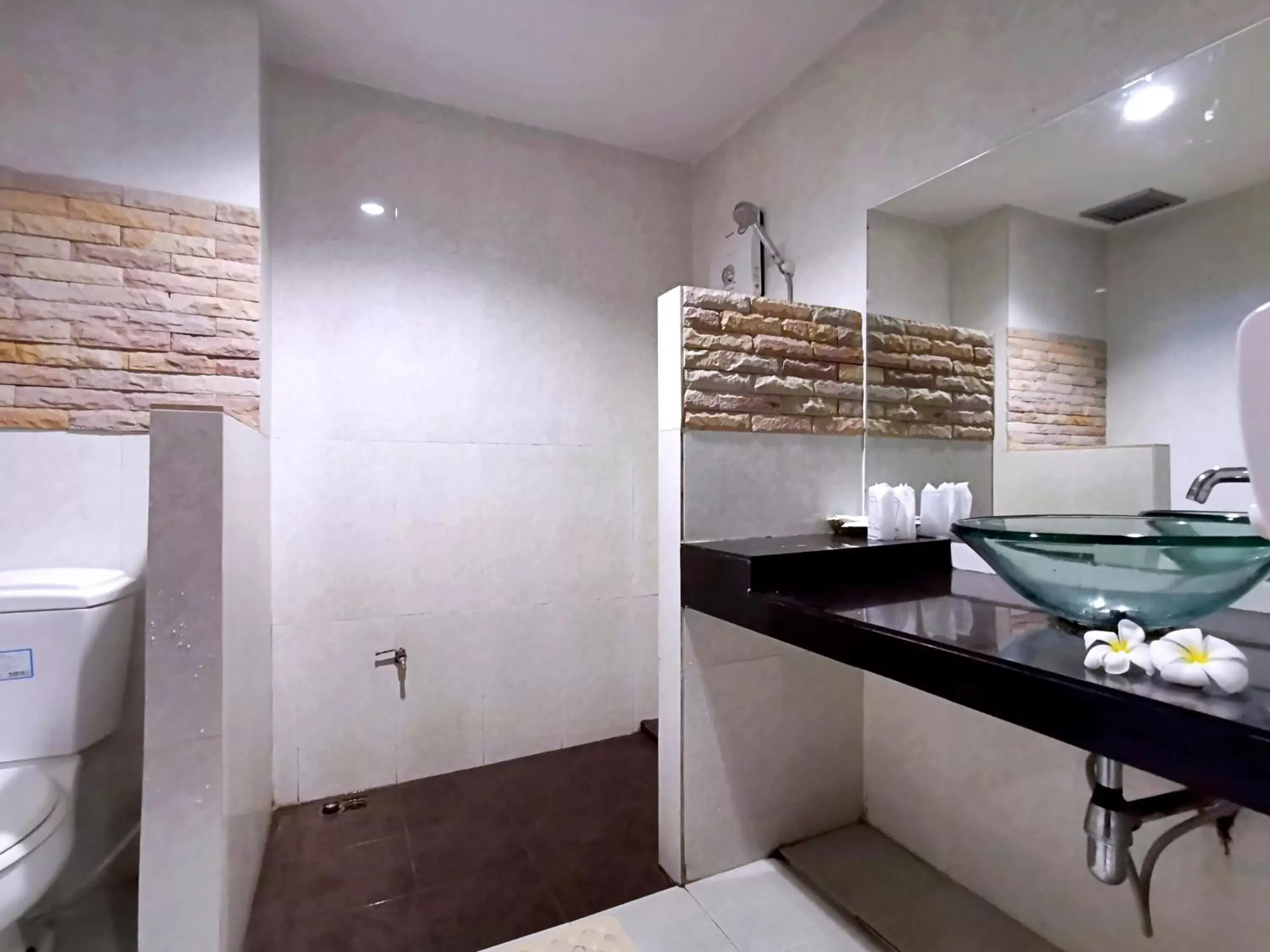 Bathroom in Nana Buri Hotel