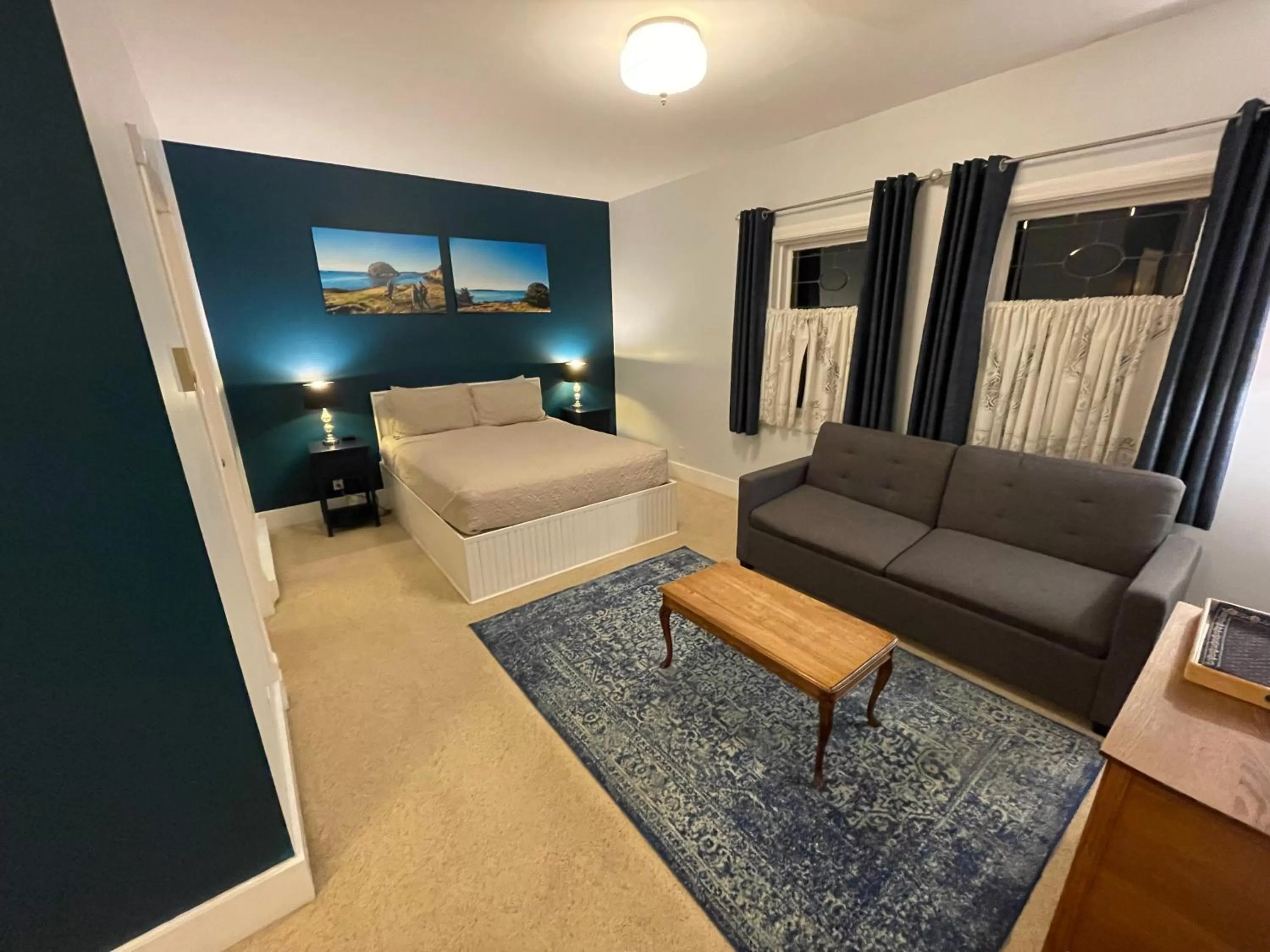 Bedroom, Bed in The Edenwild Boutique Inn