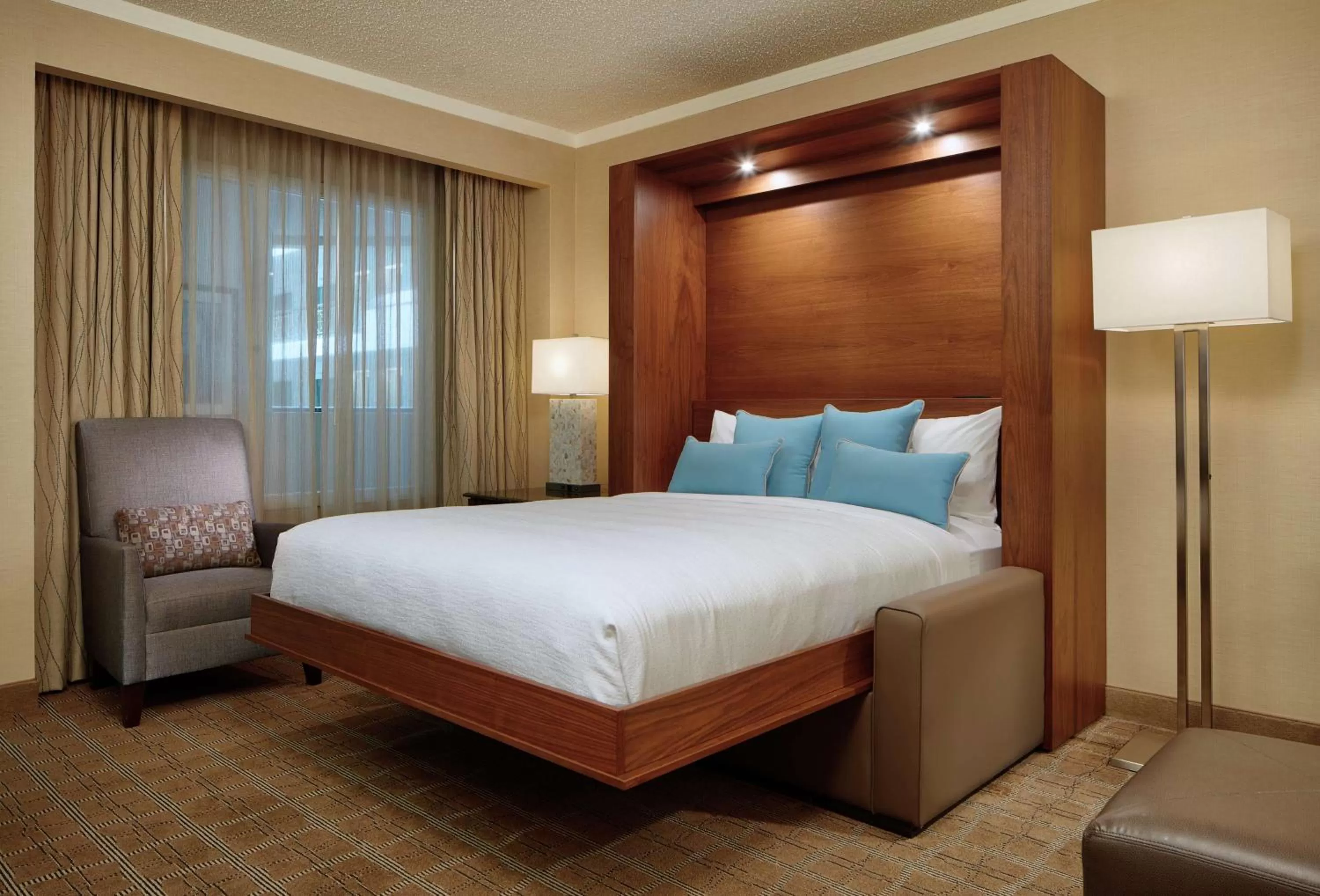 Bed in Embassy Suites by Hilton San Diego La Jolla