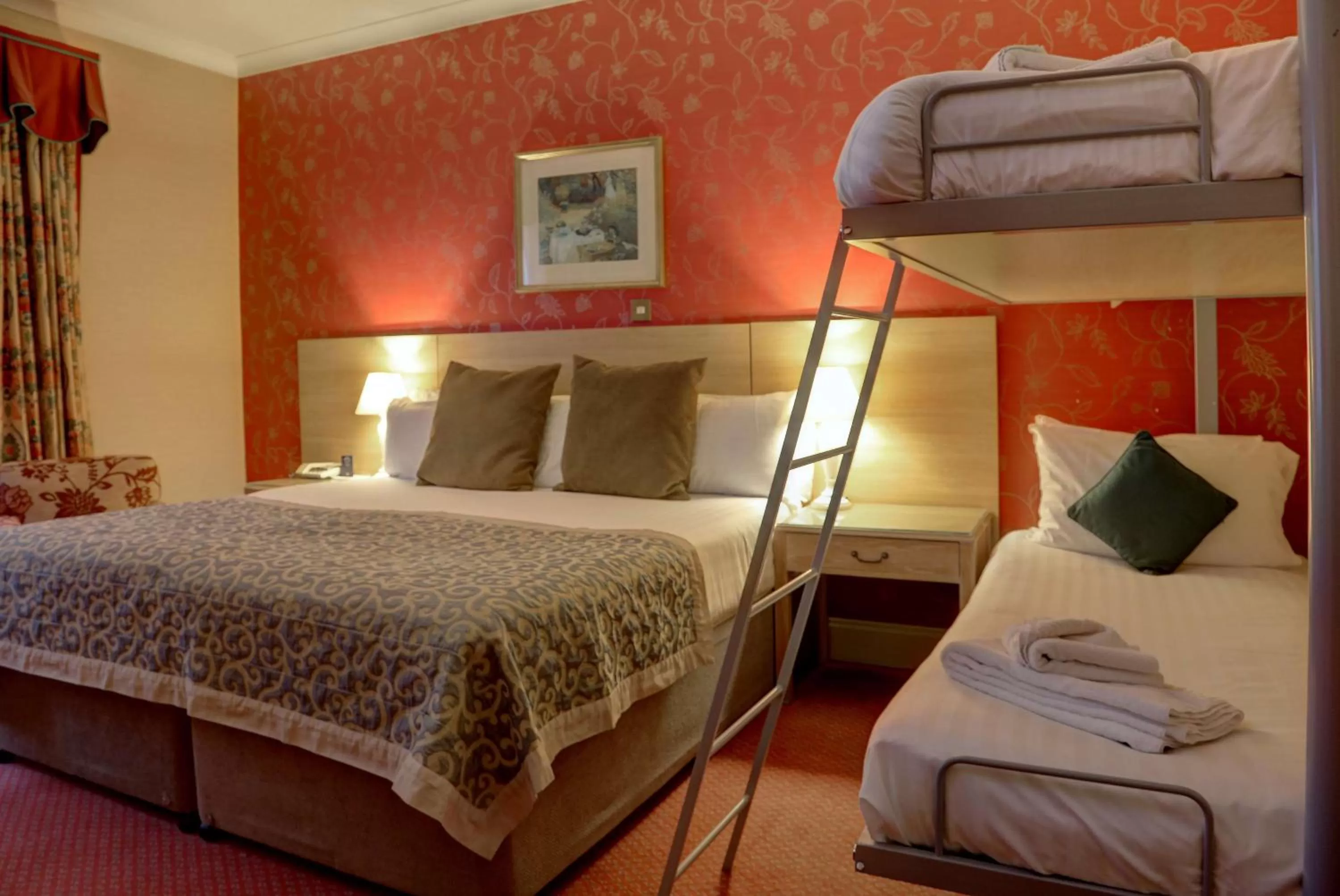 Bedroom, Bed in Norfolk Royale Hotel