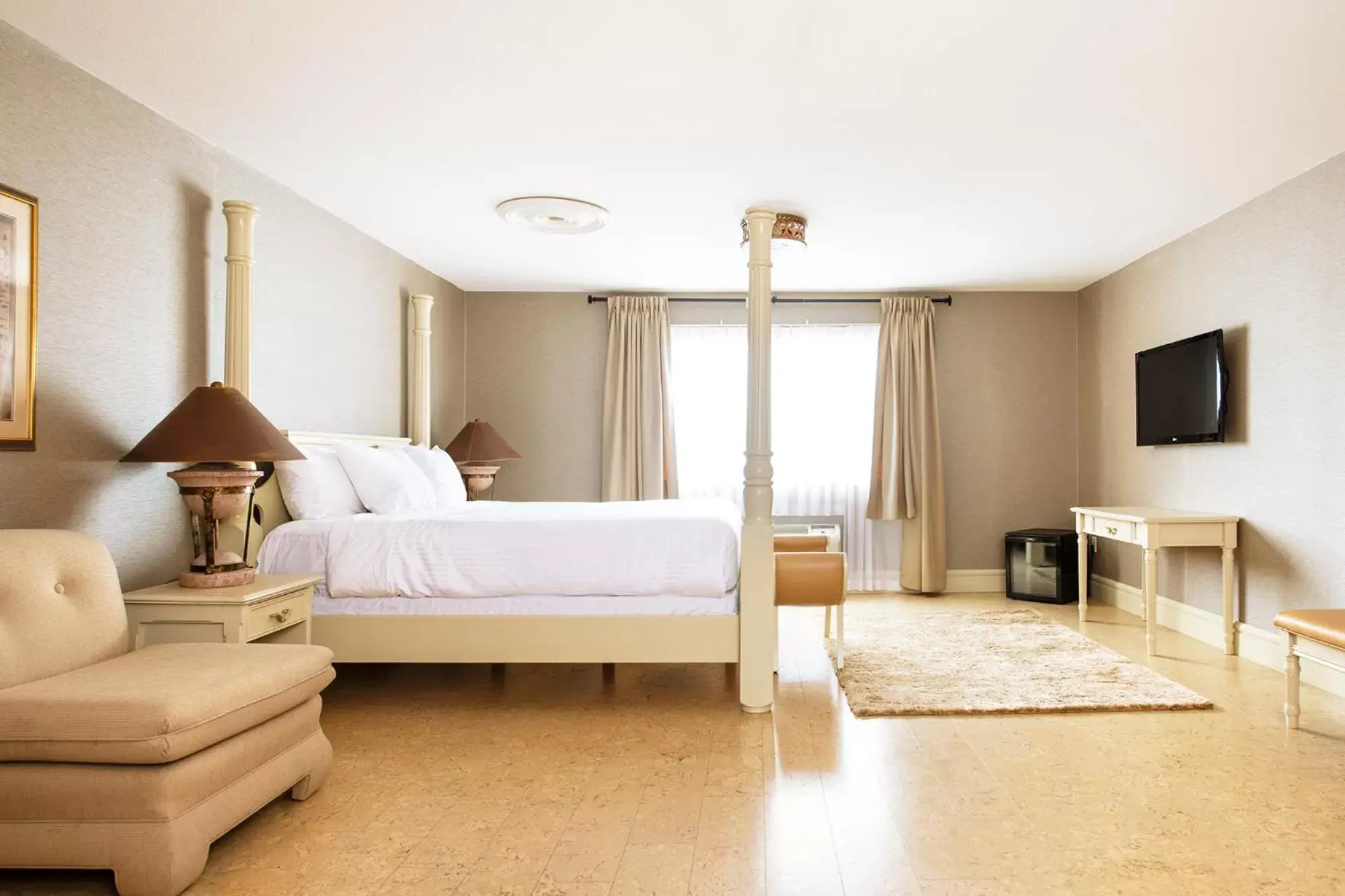Bedroom, Bed in Prestige Rocky Mountain Resort Cranbrook, WorldHotels Crafted