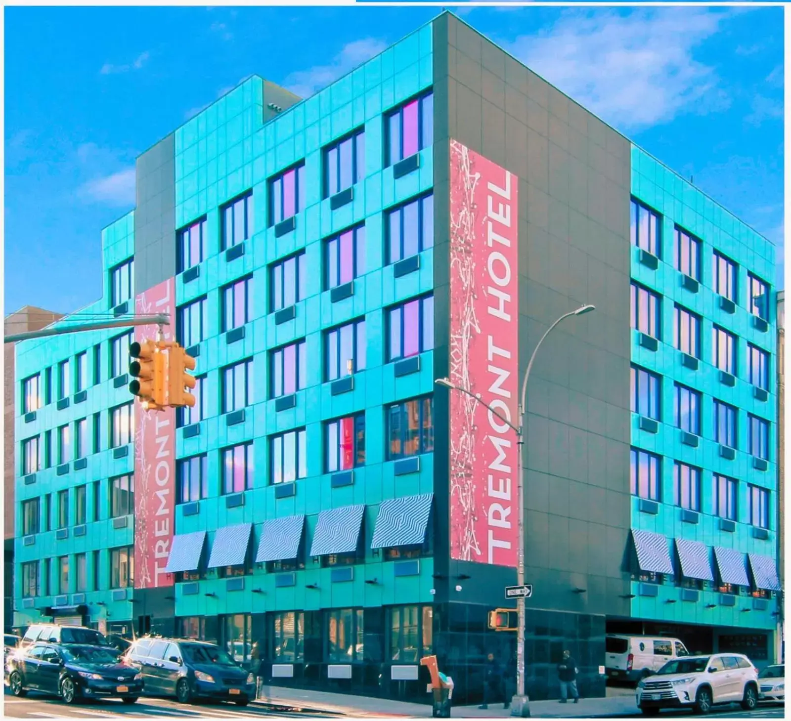 Property Building in Hotel TREMONT Bronx Yankee Stadium