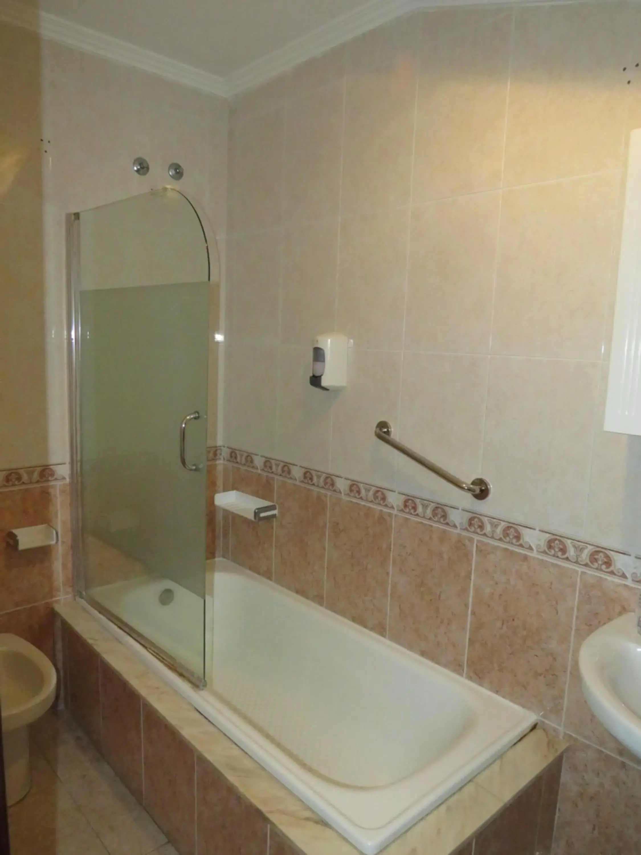 Bathroom in Hotel Baixamar