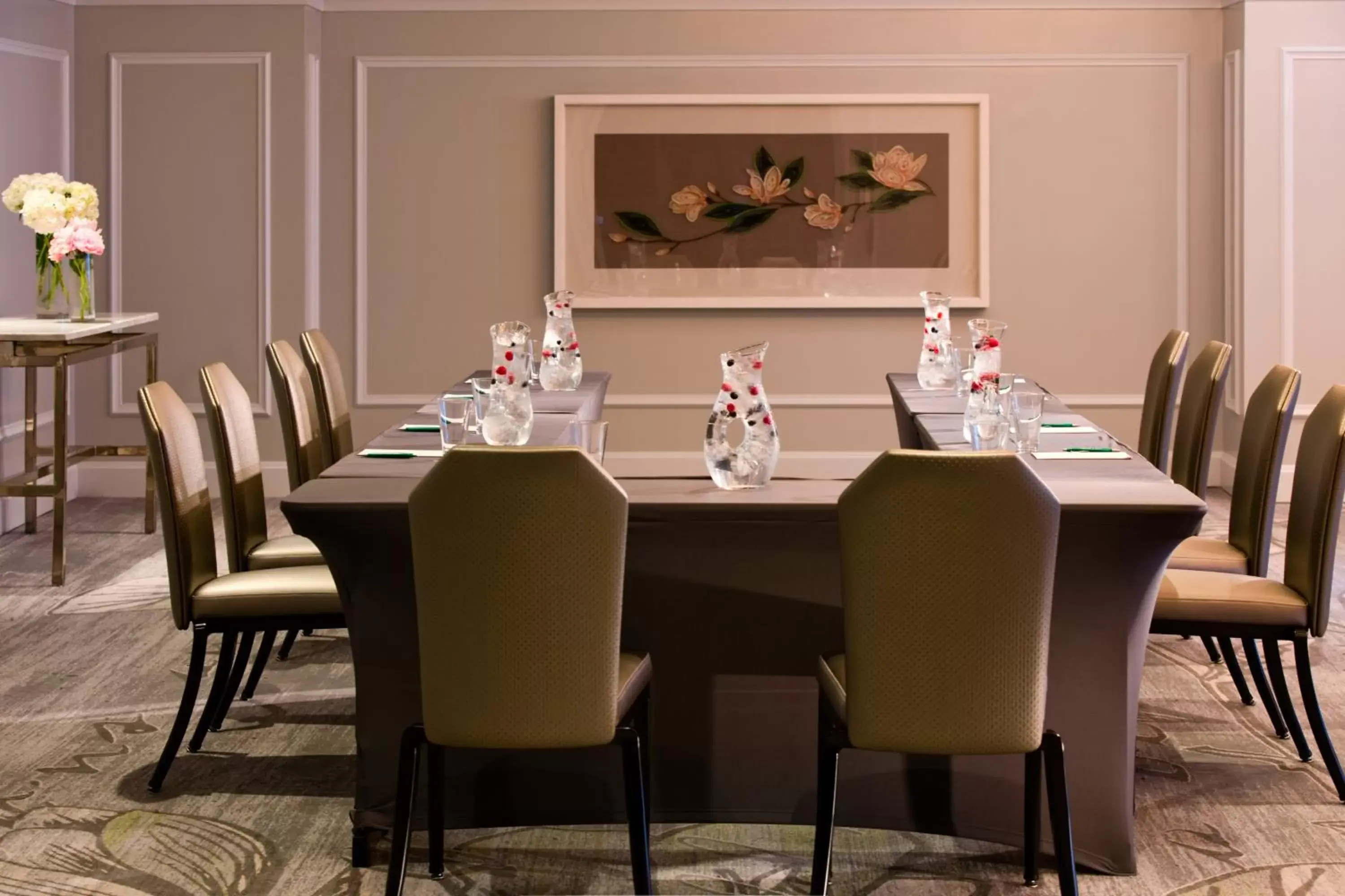 Meeting/conference room in Kimpton Cardinal Hotel, an IHG Hotel