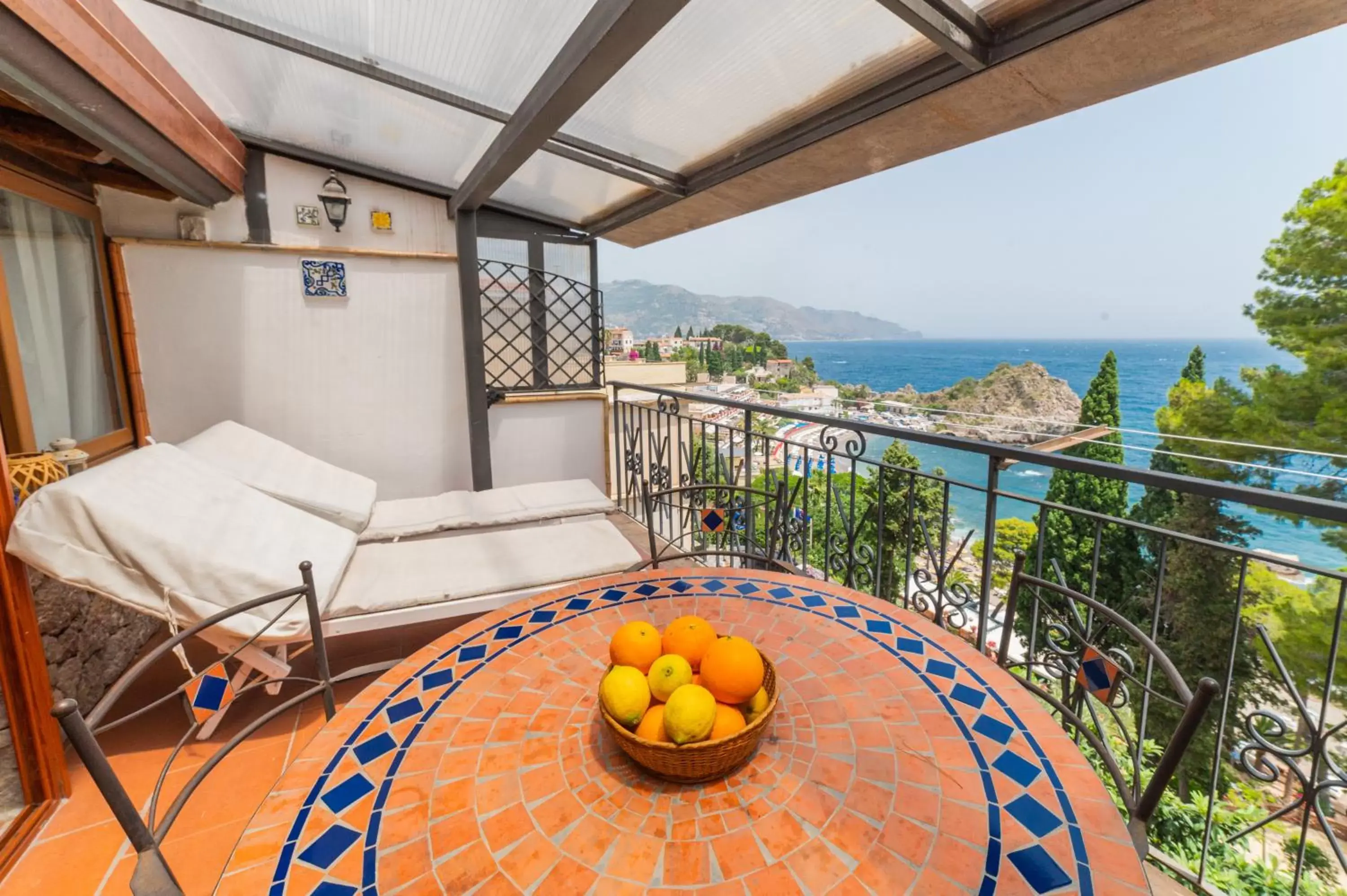 Balcony/Terrace in ToviMar Apartments