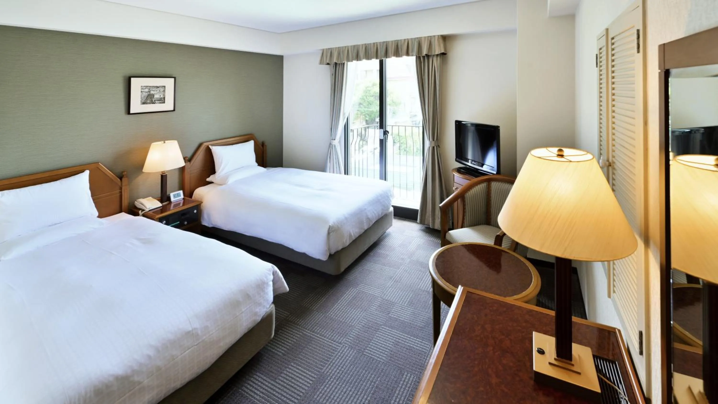 Bedroom, Bed in ANA Crowne Plaza Hotel Nagasaki Gloverhill by IHG