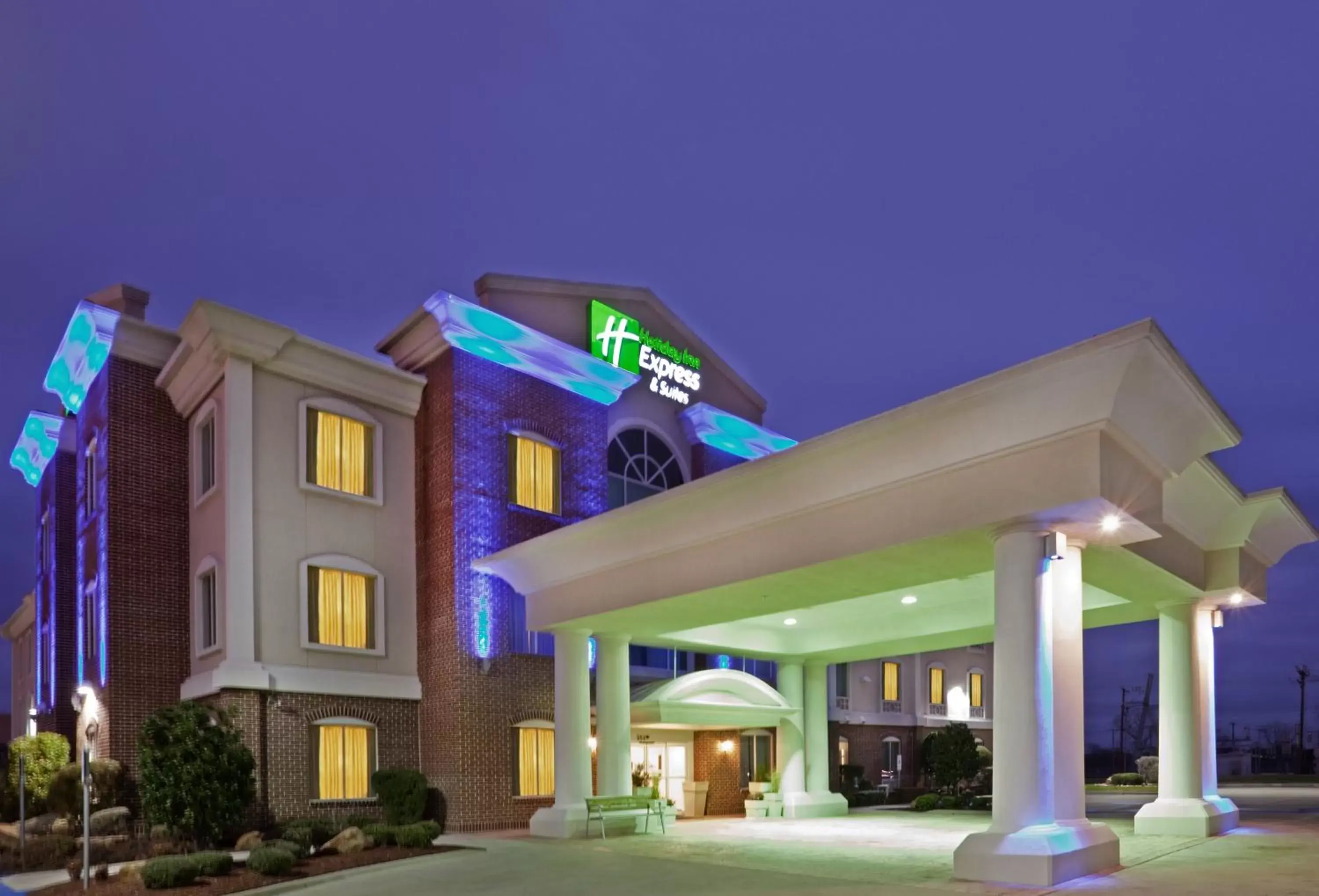Property Building in Holiday Inn Express Hotel & Suites Waxahachie, an IHG Hotel