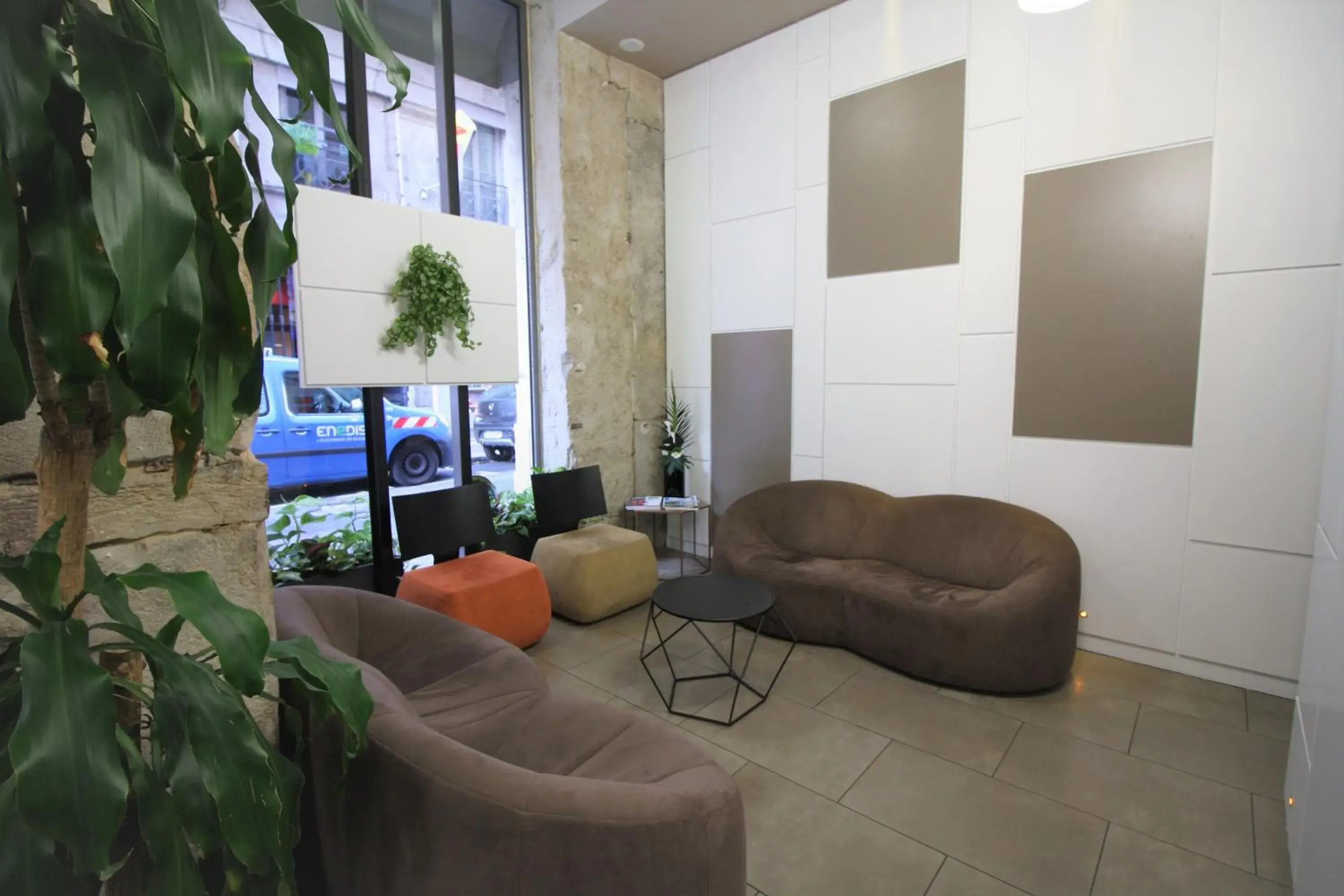 Communal lounge/ TV room, Lobby/Reception in Best Western Lyon Saint-Antoine