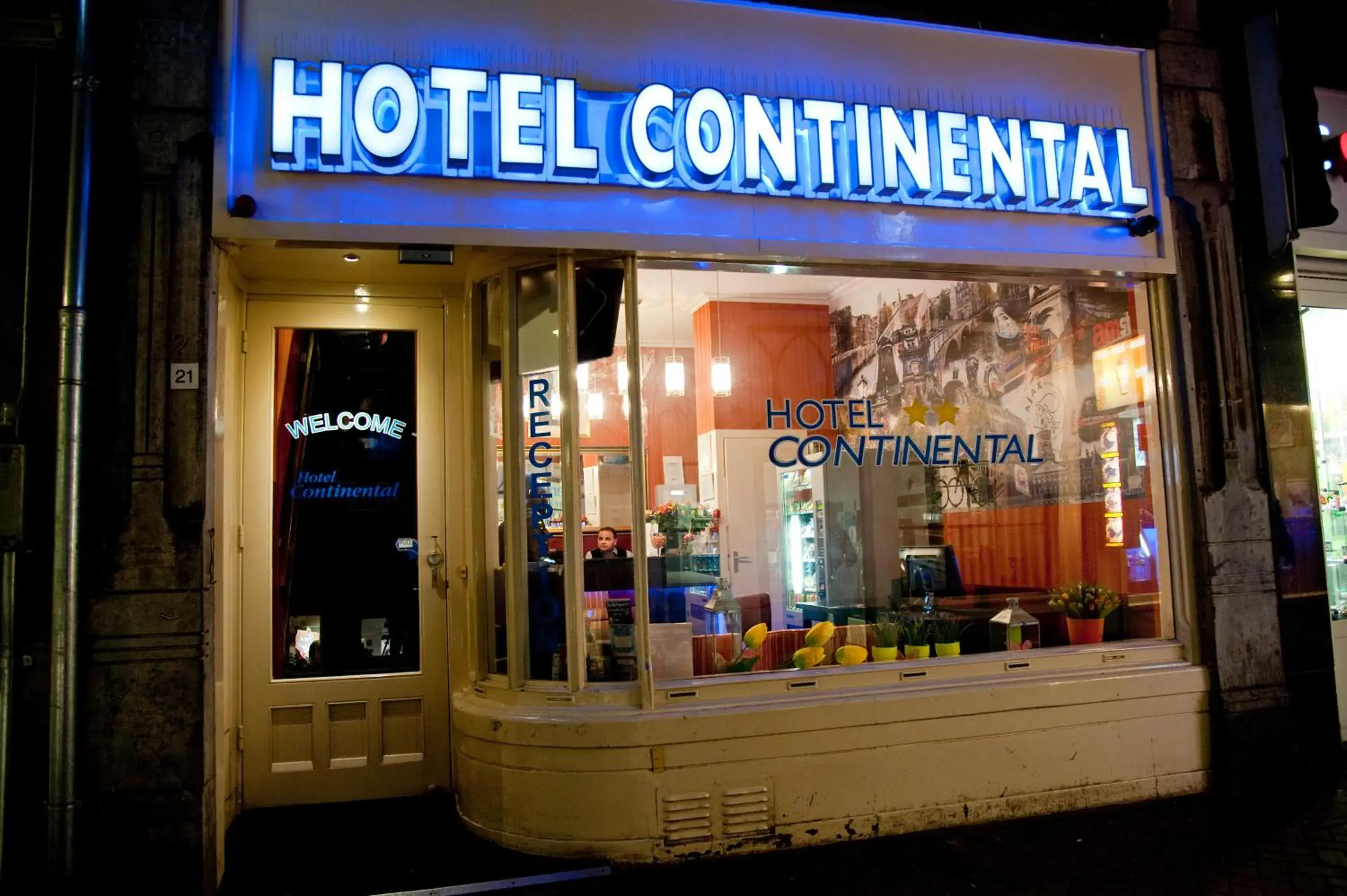 Facade/entrance in Hotel Continental Amsterdam