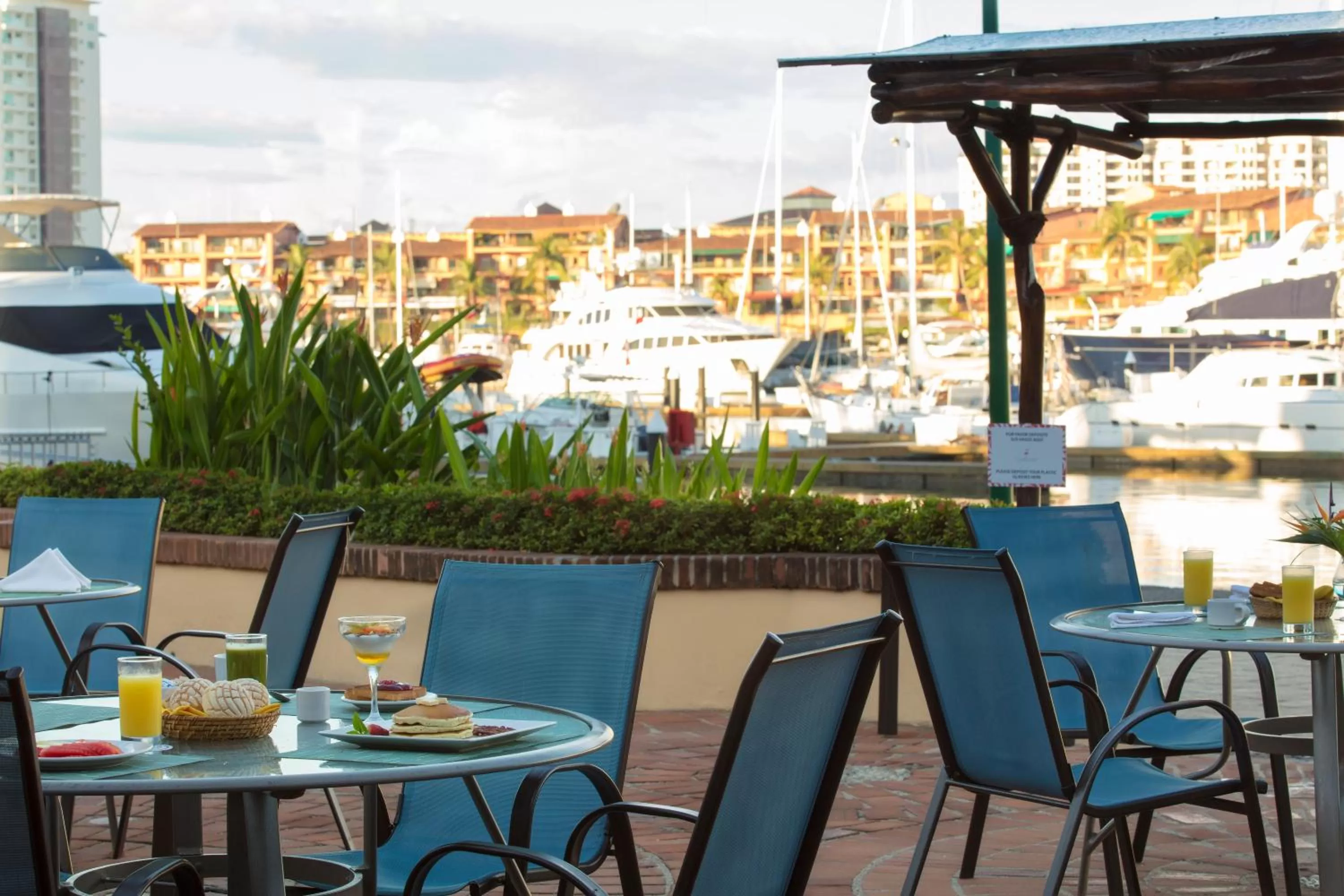 Restaurant/places to eat in Flamingo Vallarta Hotel & Marina