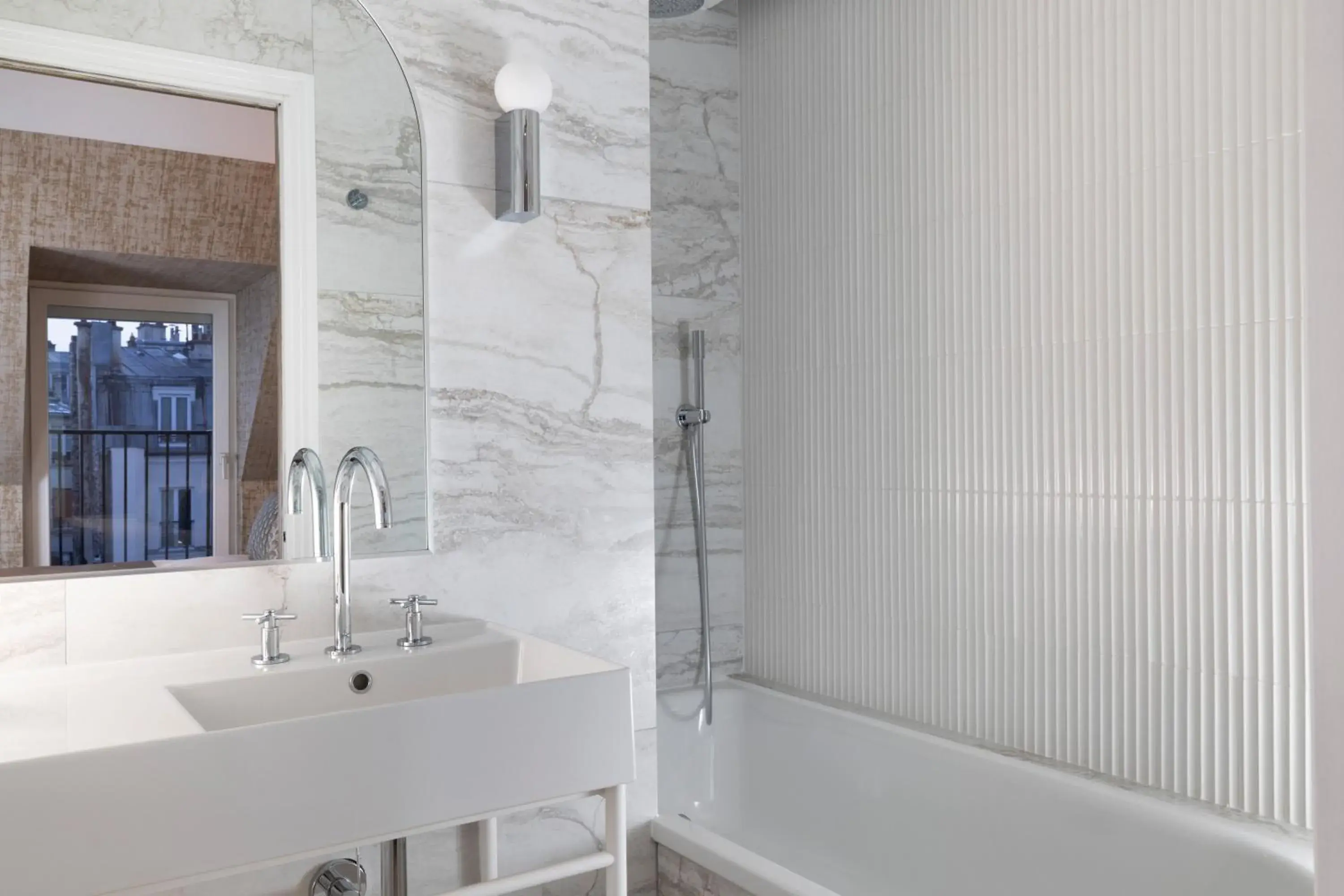 Bath, Bathroom in Hotel des Carmes by Malone