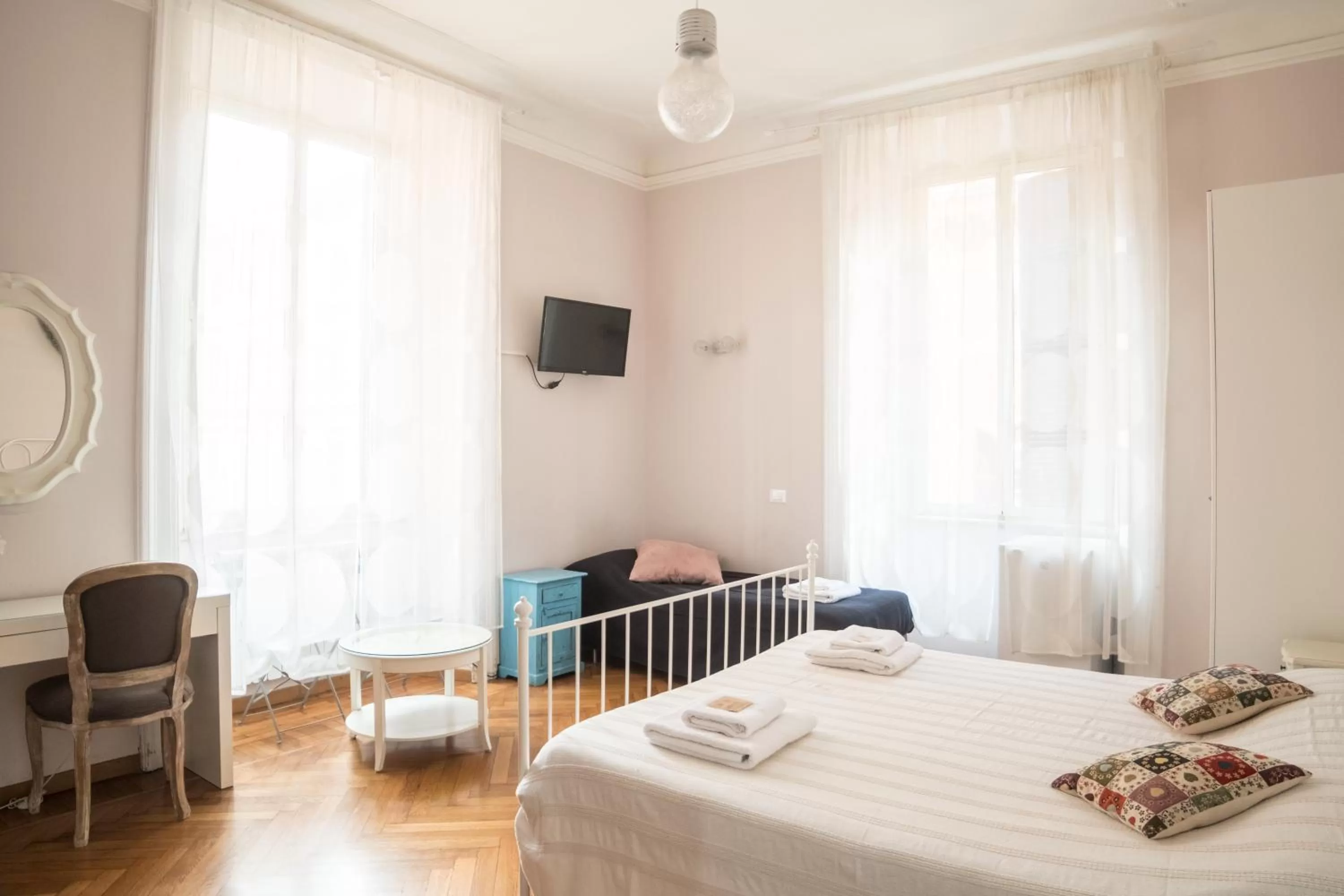 Bathroom, Bed in Sesto Suites Central