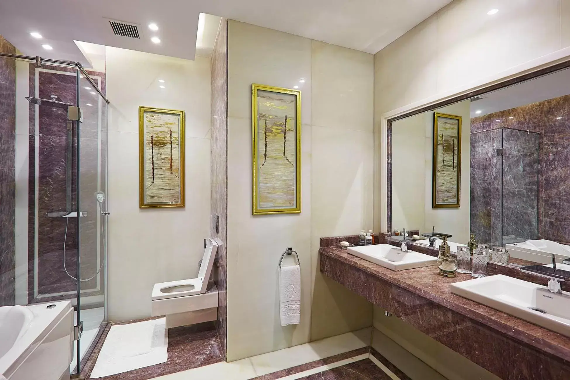 Bathroom in Al Masa Hotel