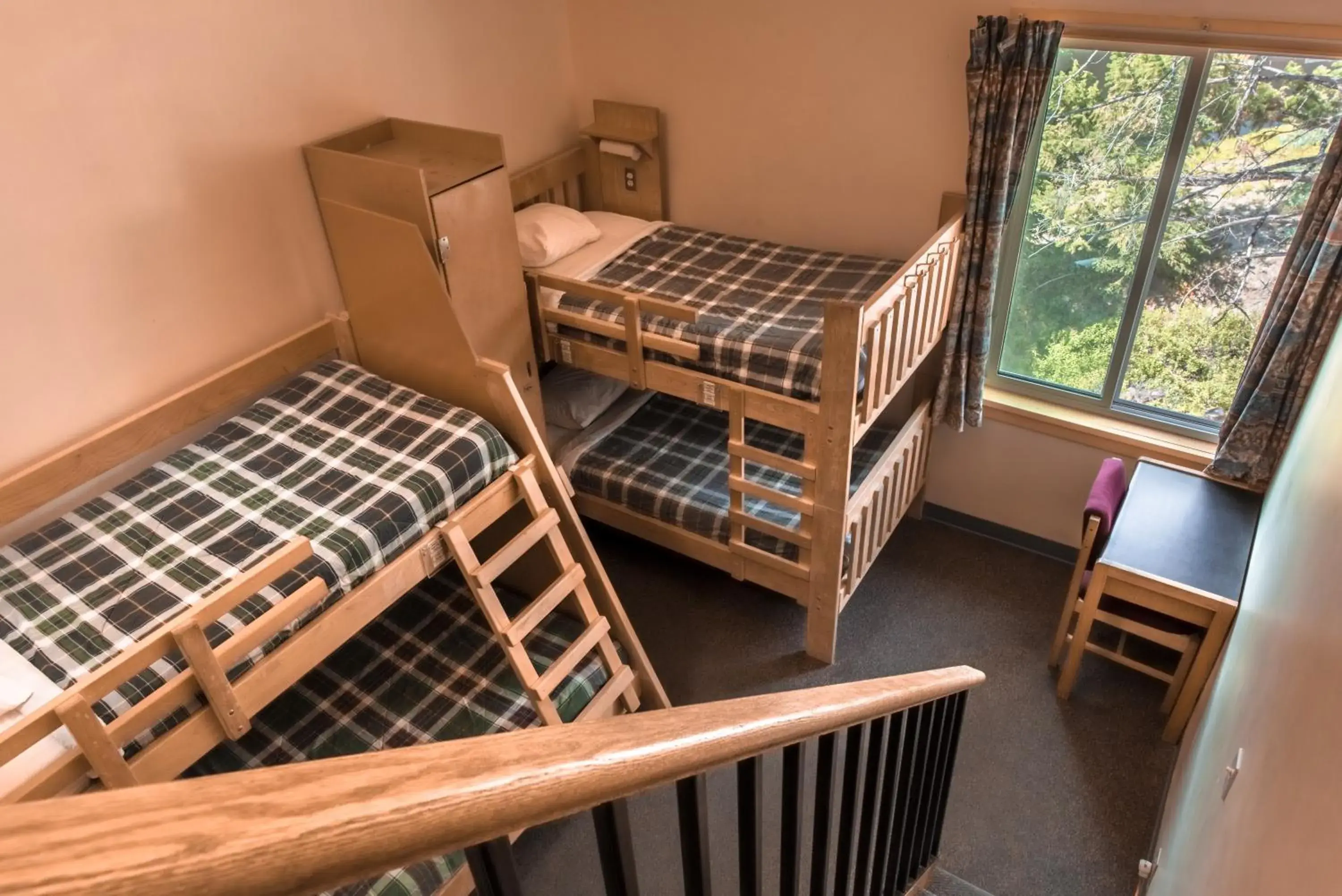 Bunk Bed in HI Banff Alpine Centre - Hostel