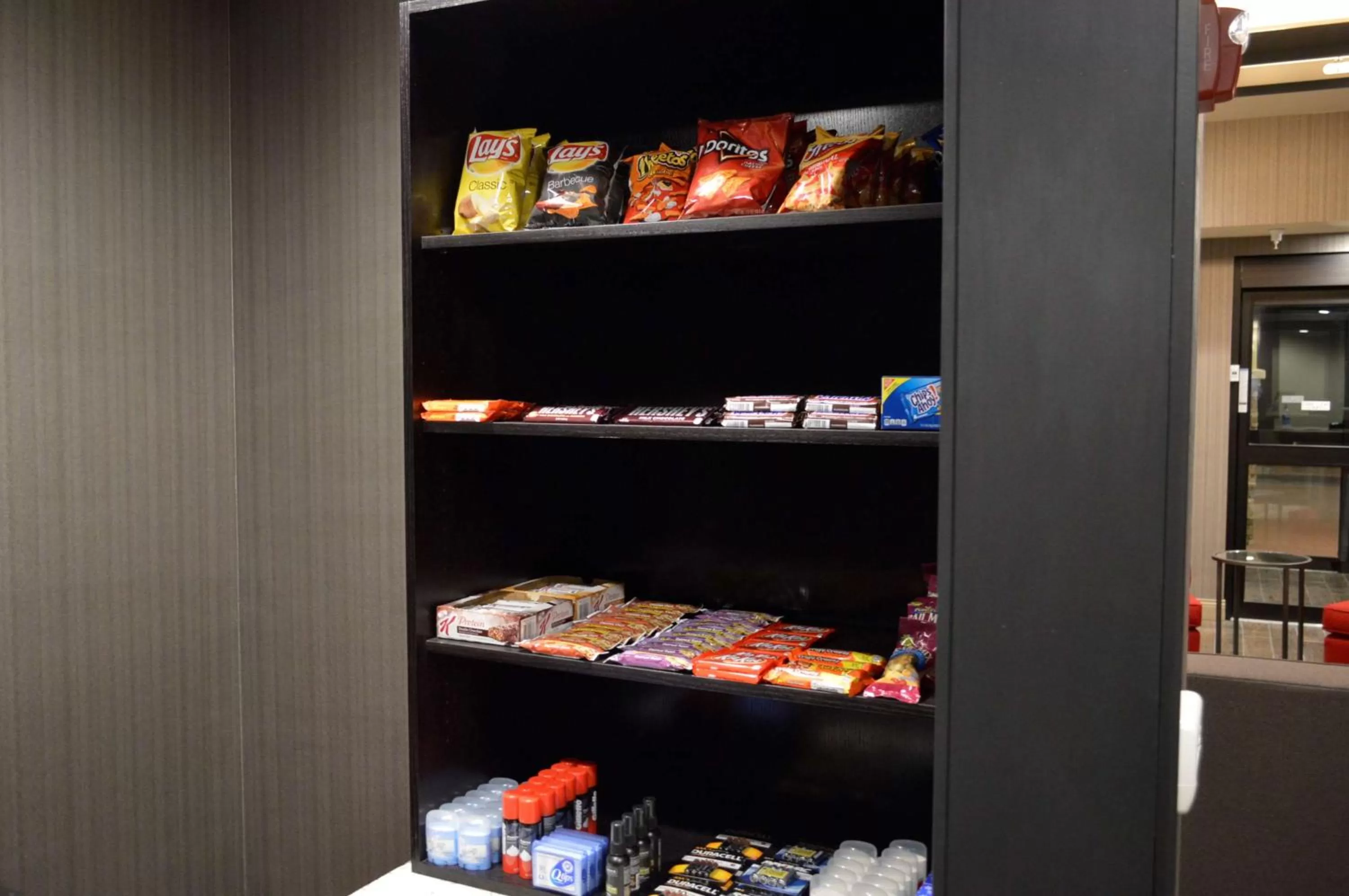 Shopping Area in Best Western Plus Stevens County Inn