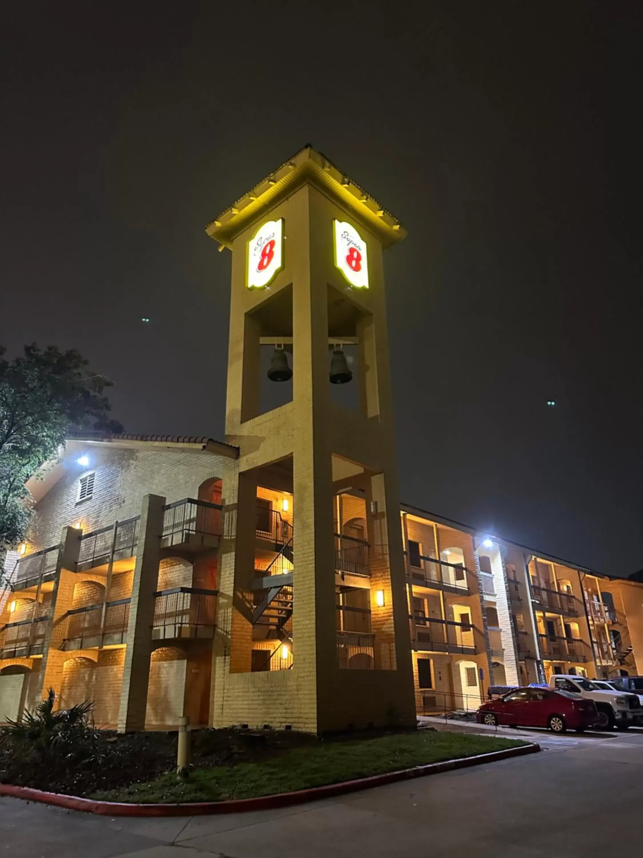 Property building in Super 8 by Wyndham The Woodlands North Property building in Super 8 by Wyndham The Woodlands North