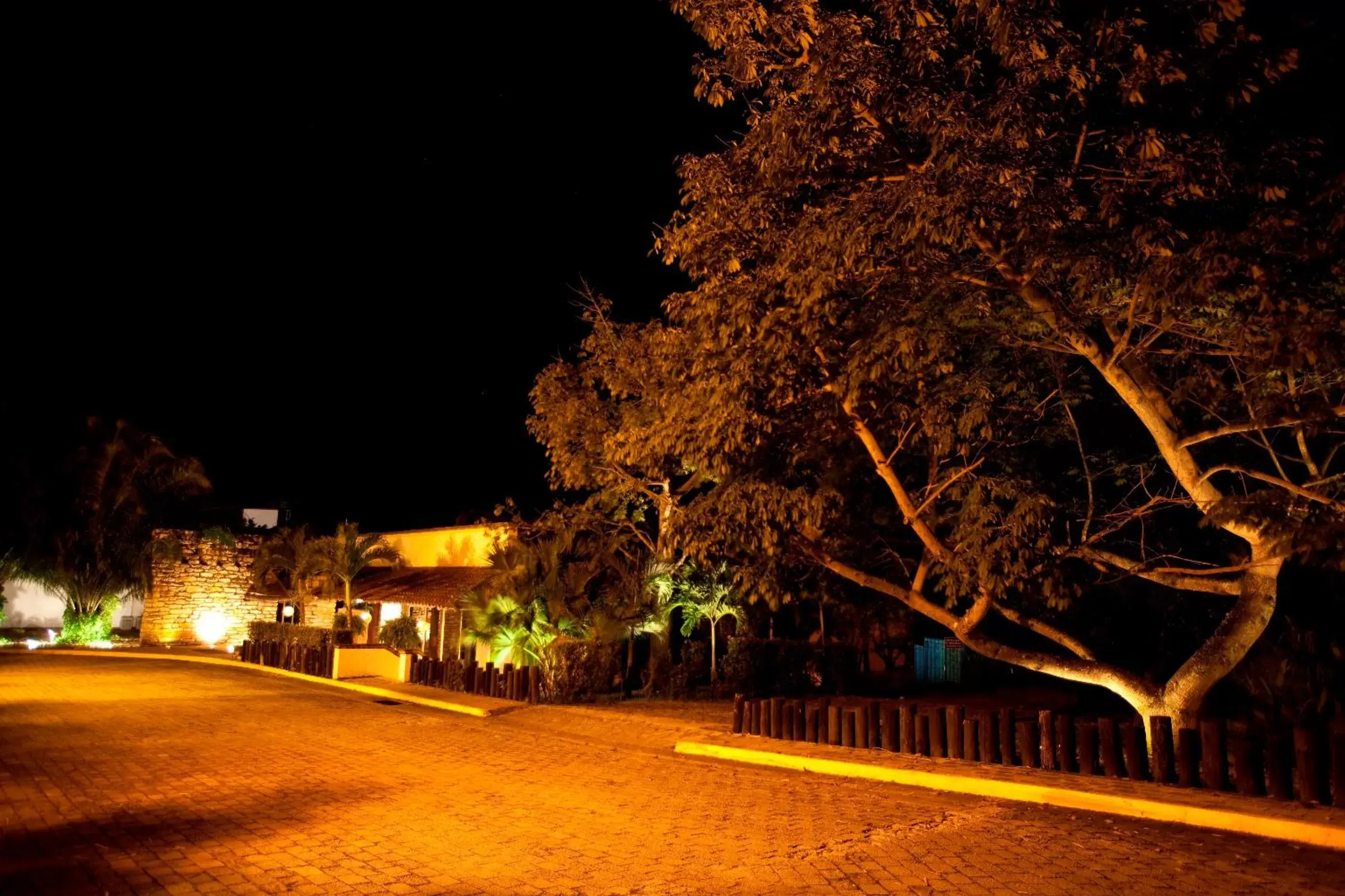 Facade/entrance, Garden in Hotel Ciudad Real Palenque