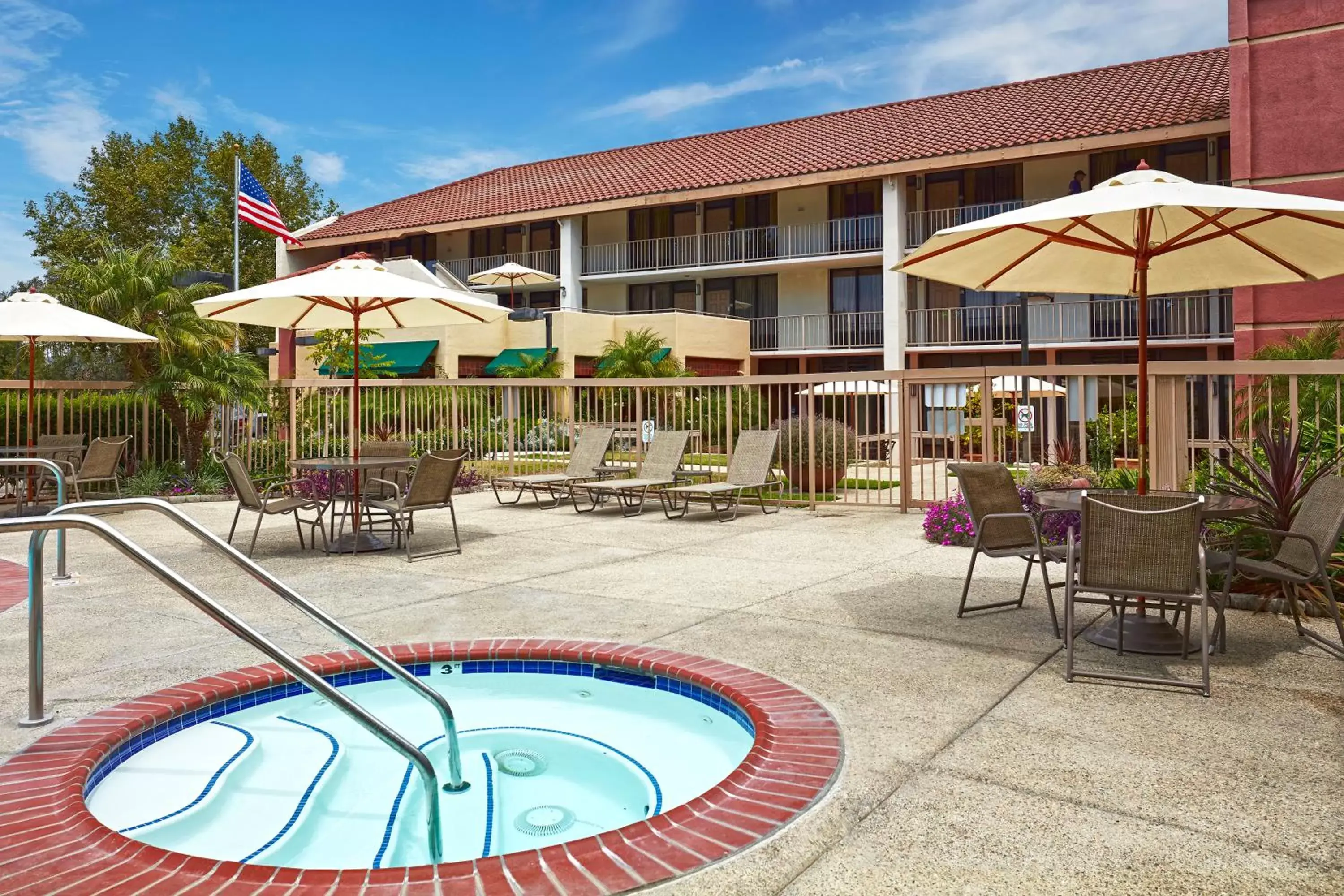 Swimming Pool in La Quinta by Wyndham Thousand Oaks-Newbury Park