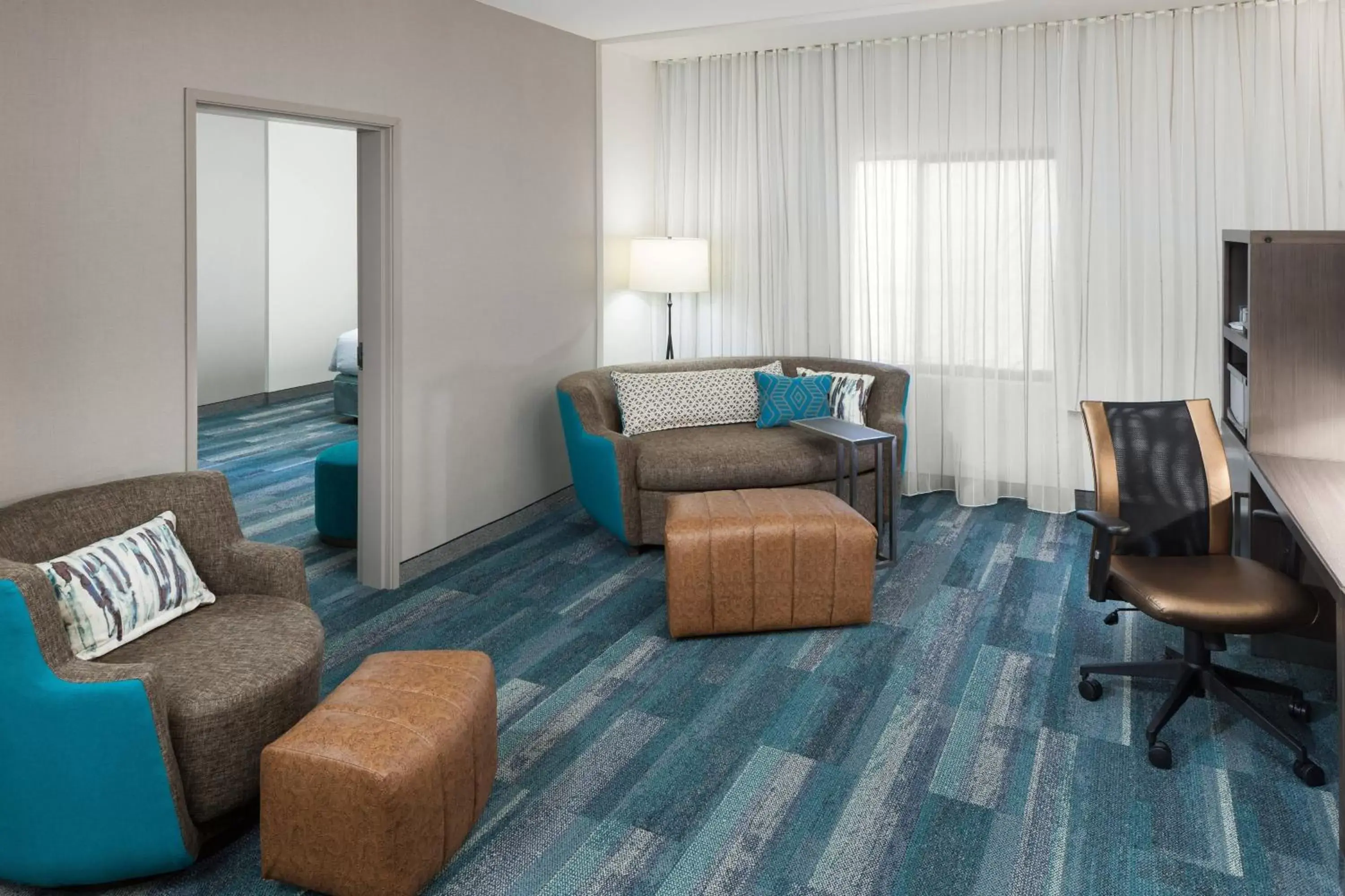 Living room, Seating Area in Courtyard by Marriott Fort Worth Historic Stockyards