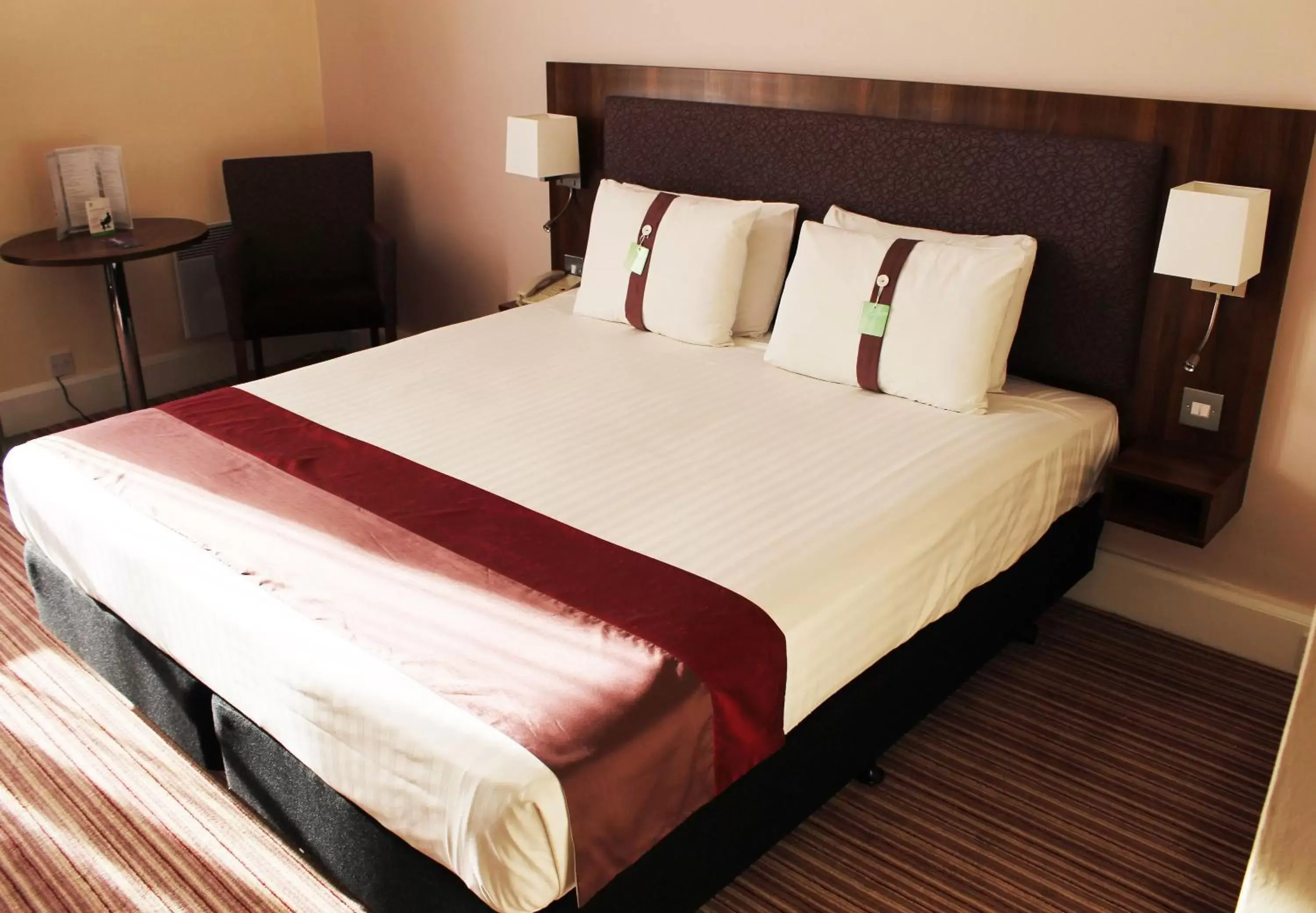 Bed in Holiday Inn Rotherham-Sheffield M1,Jct.33, an IHG Hotel