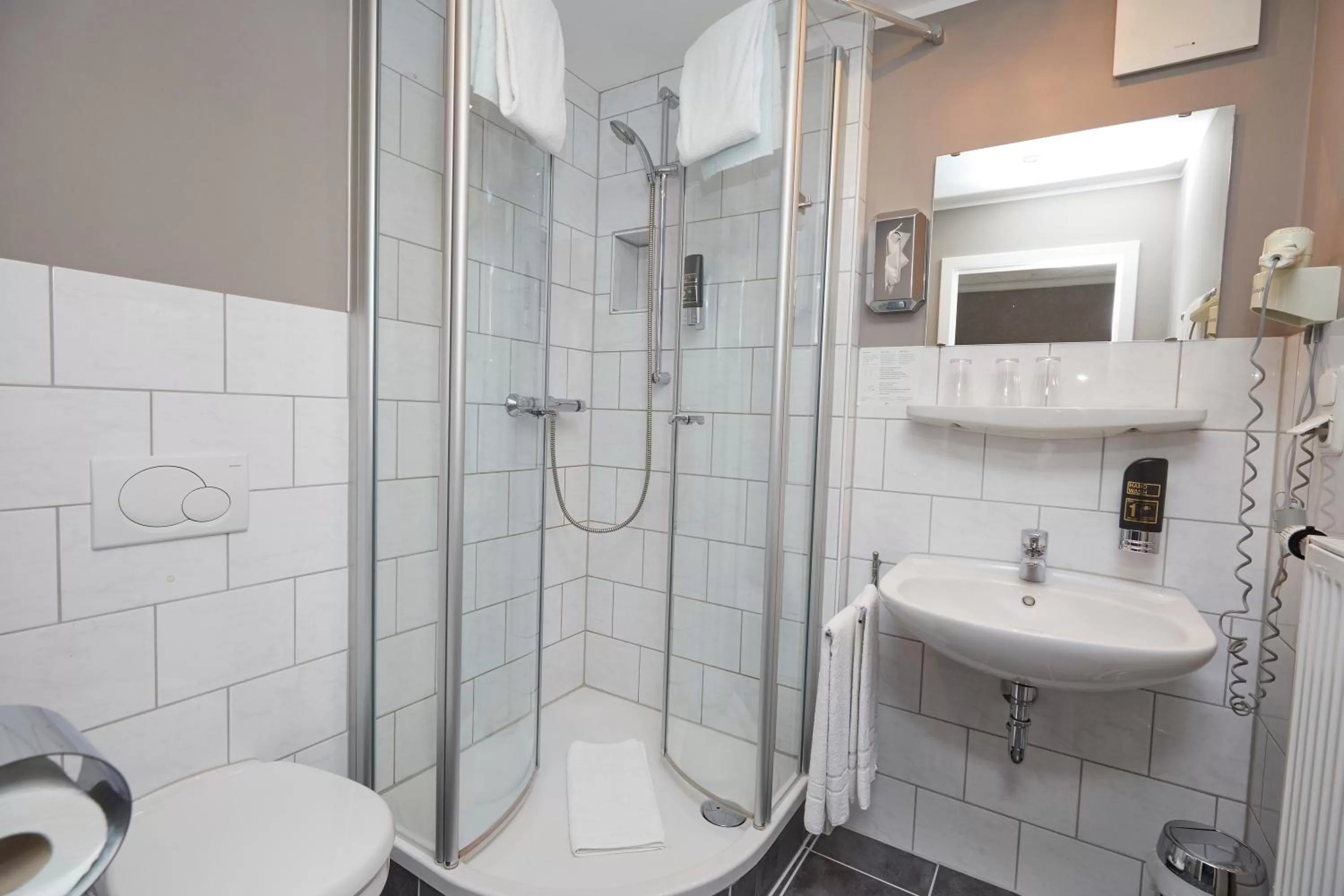 Shower in Hotel Schlemmer Das familäre Altstadt - Hotel mit Herz