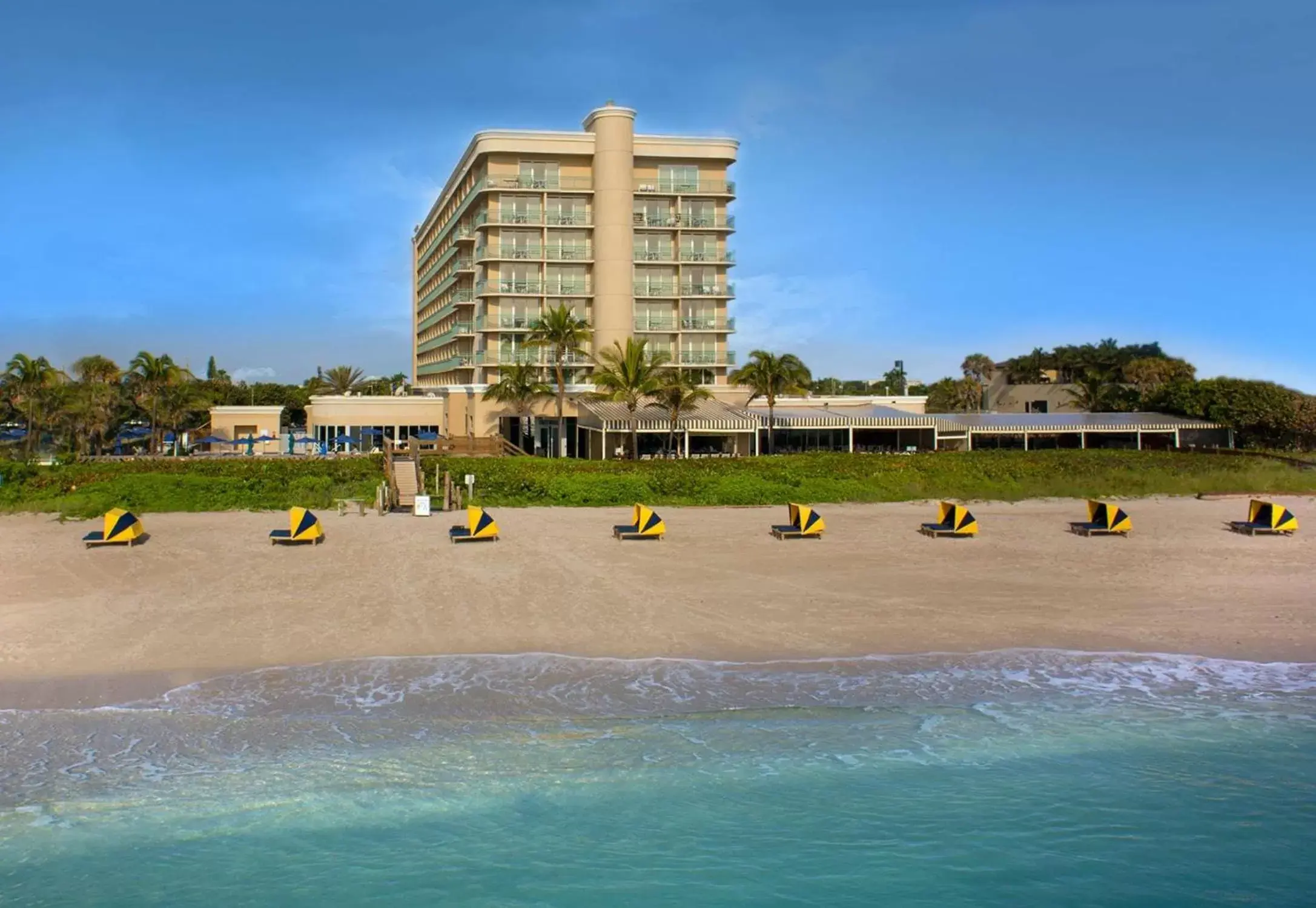 Property building, Beach in Hilton Singer Island Oceanfront Palm Beaches Resort