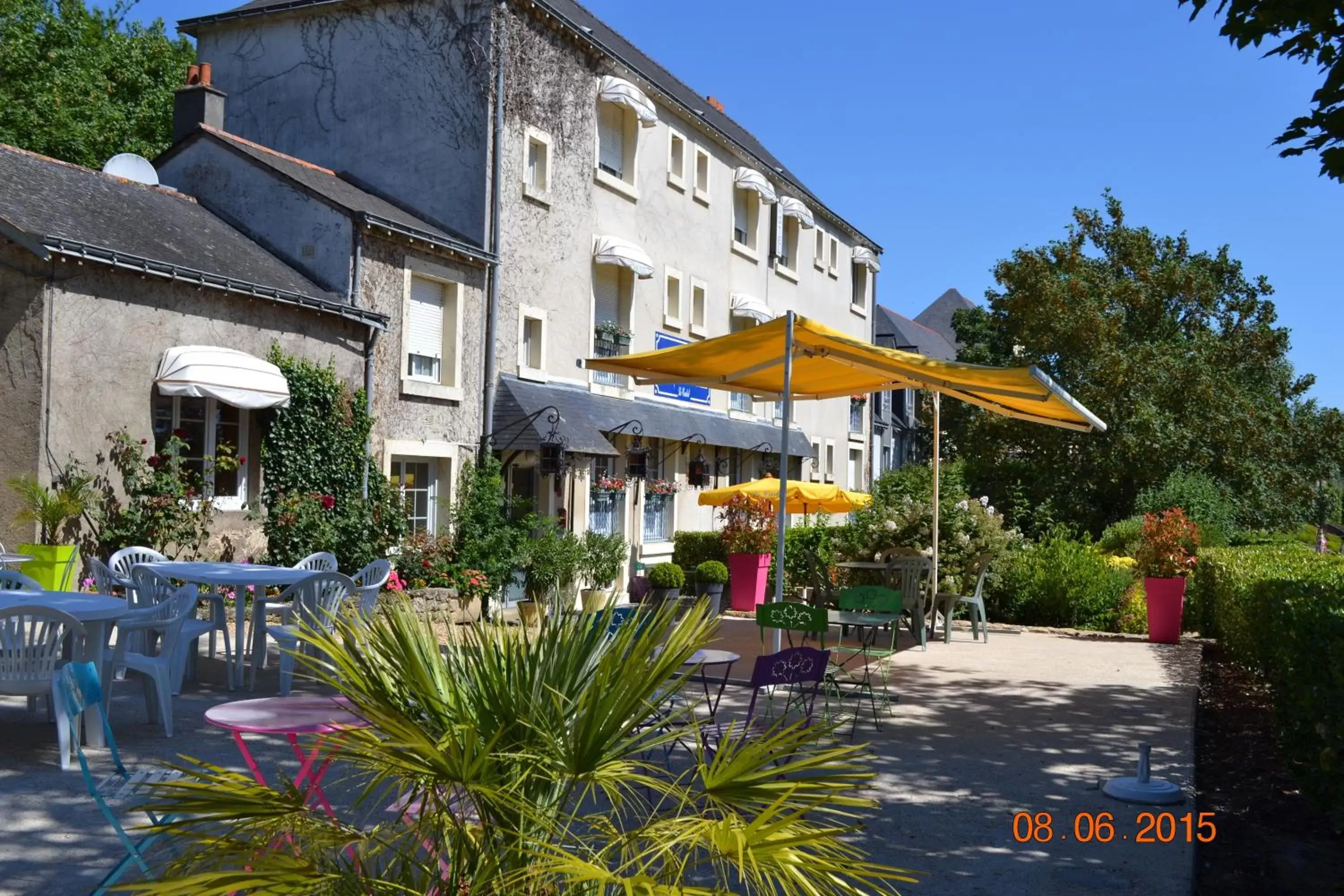 Patio, Property Building in Hôtel Le Castel