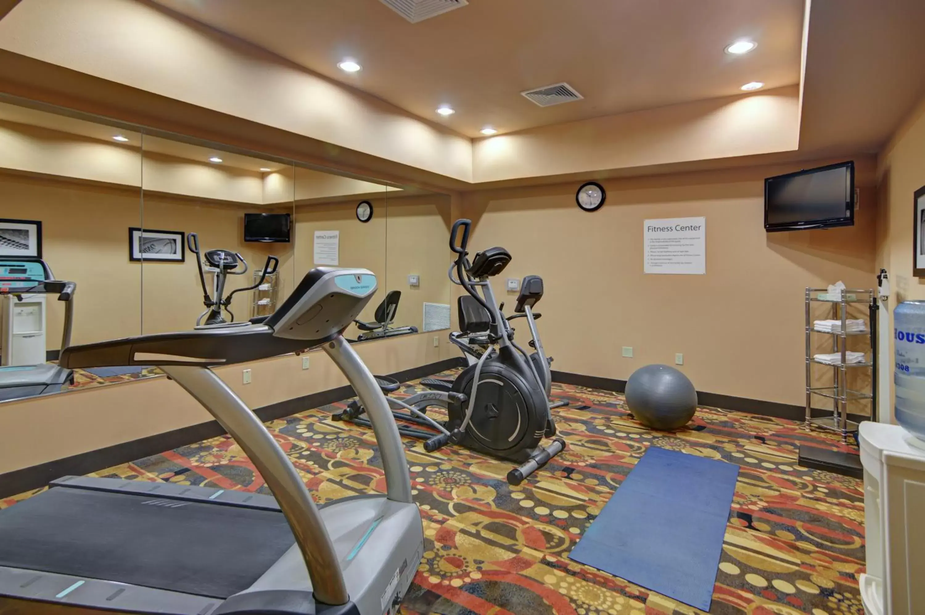 Spa and wellness centre/facilities, Fitness Center/Facilities in Holiday Inn Express Hotel and Suites Altus, an IHG Hotel