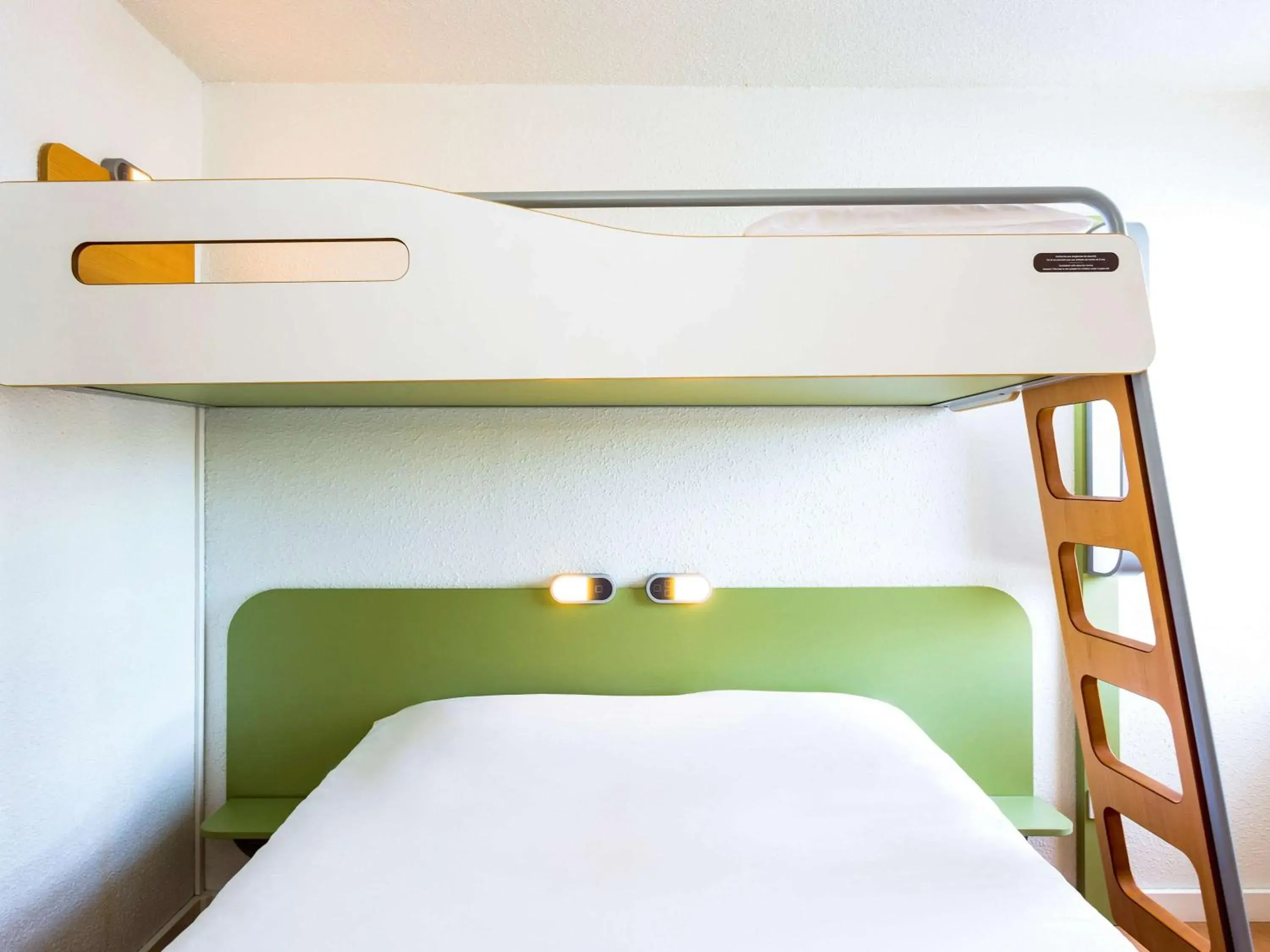 Photo of the whole room, Bunk Bed in ibis budget Quimper