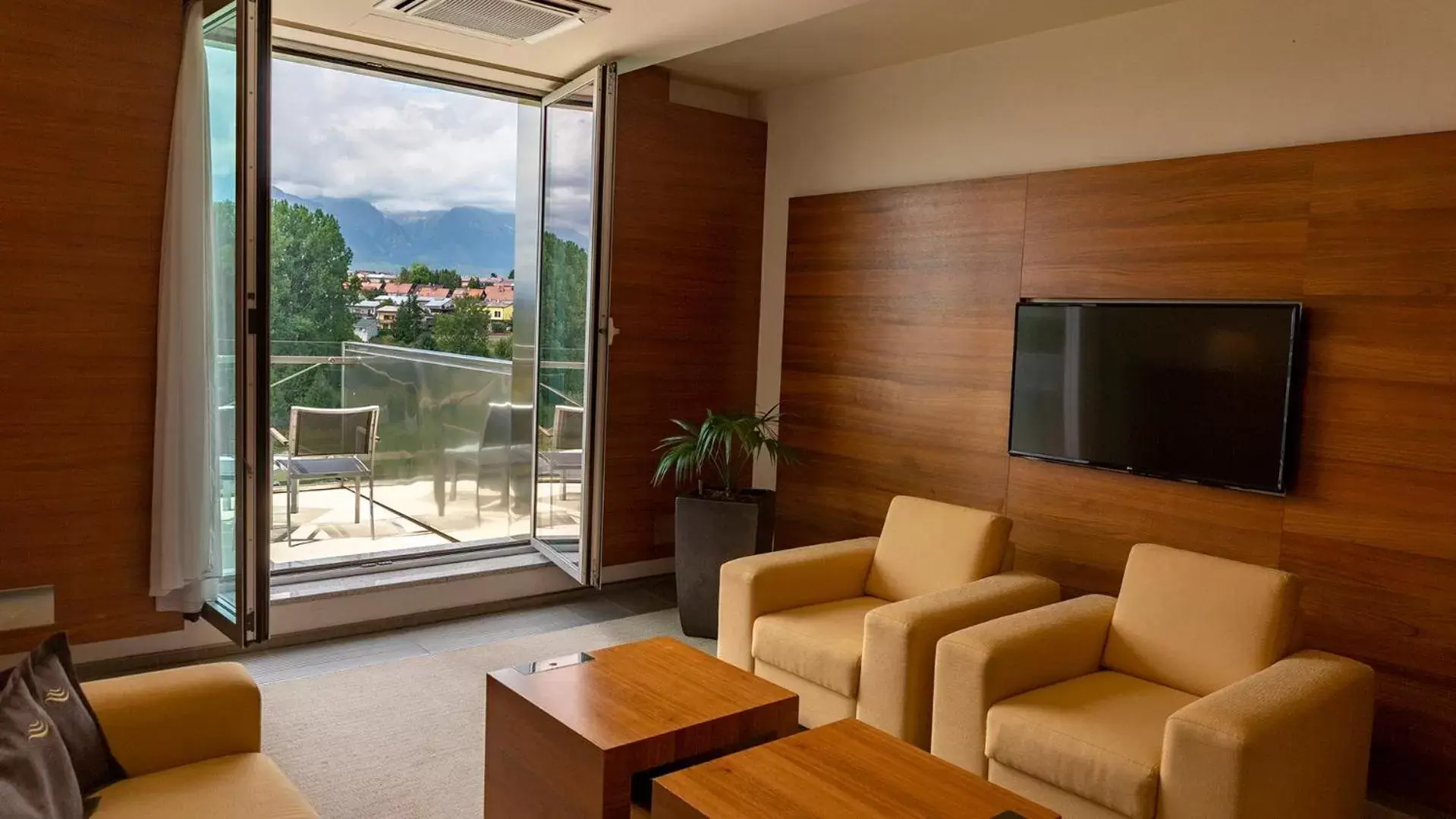 Living room, Seating Area in Hotel AquaCity Mountain View