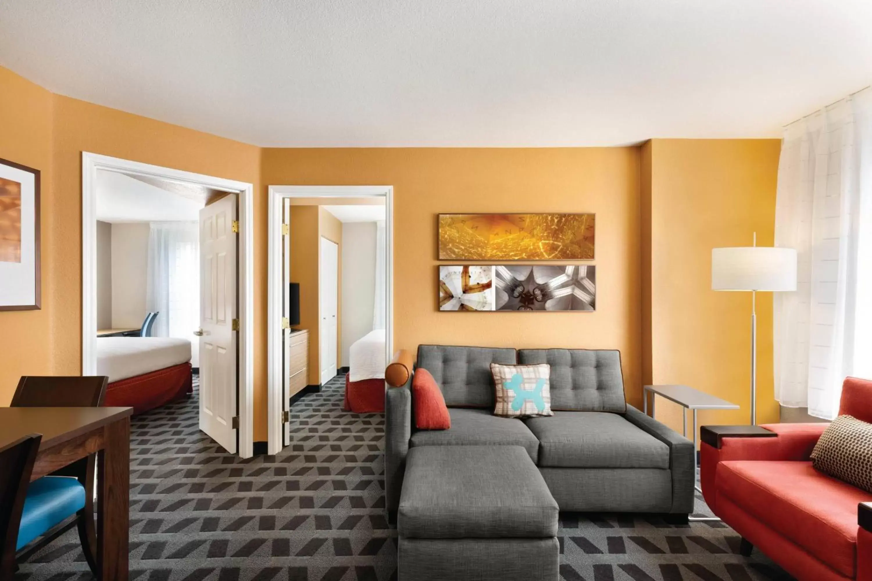 Living room, Seating Area in TownePlace Suites Denver Southeast