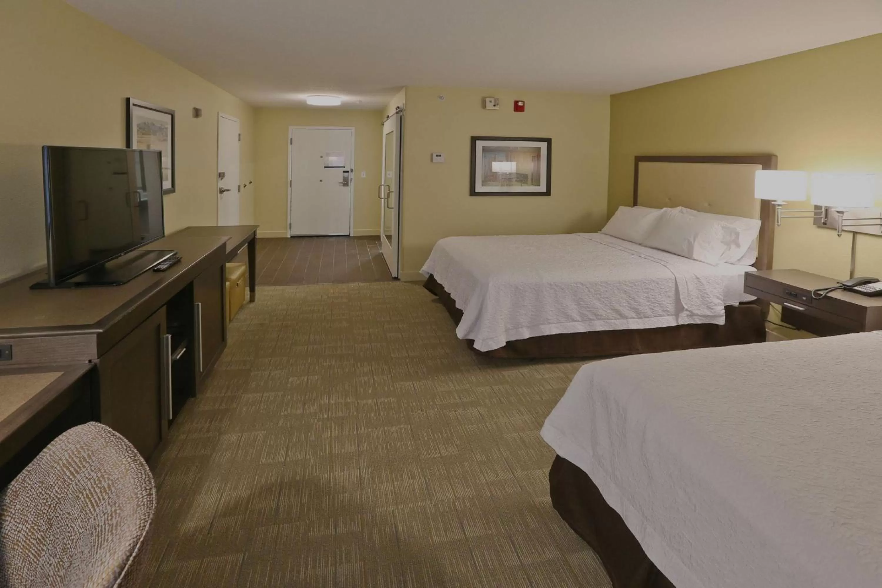 Bedroom, Bed in Hampton Inn Billings