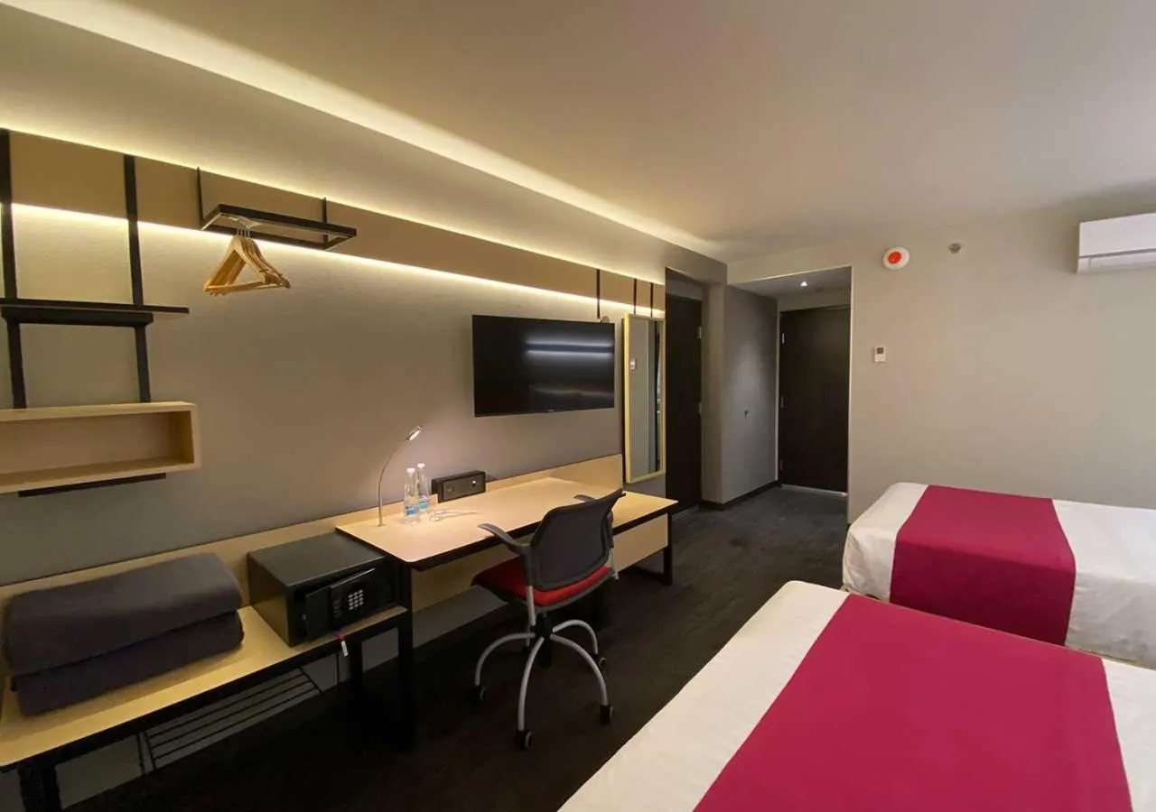 Photo of the whole room, Bed in Hotel MX mas cuautitlan Izcalli, Trademark by Wyndham